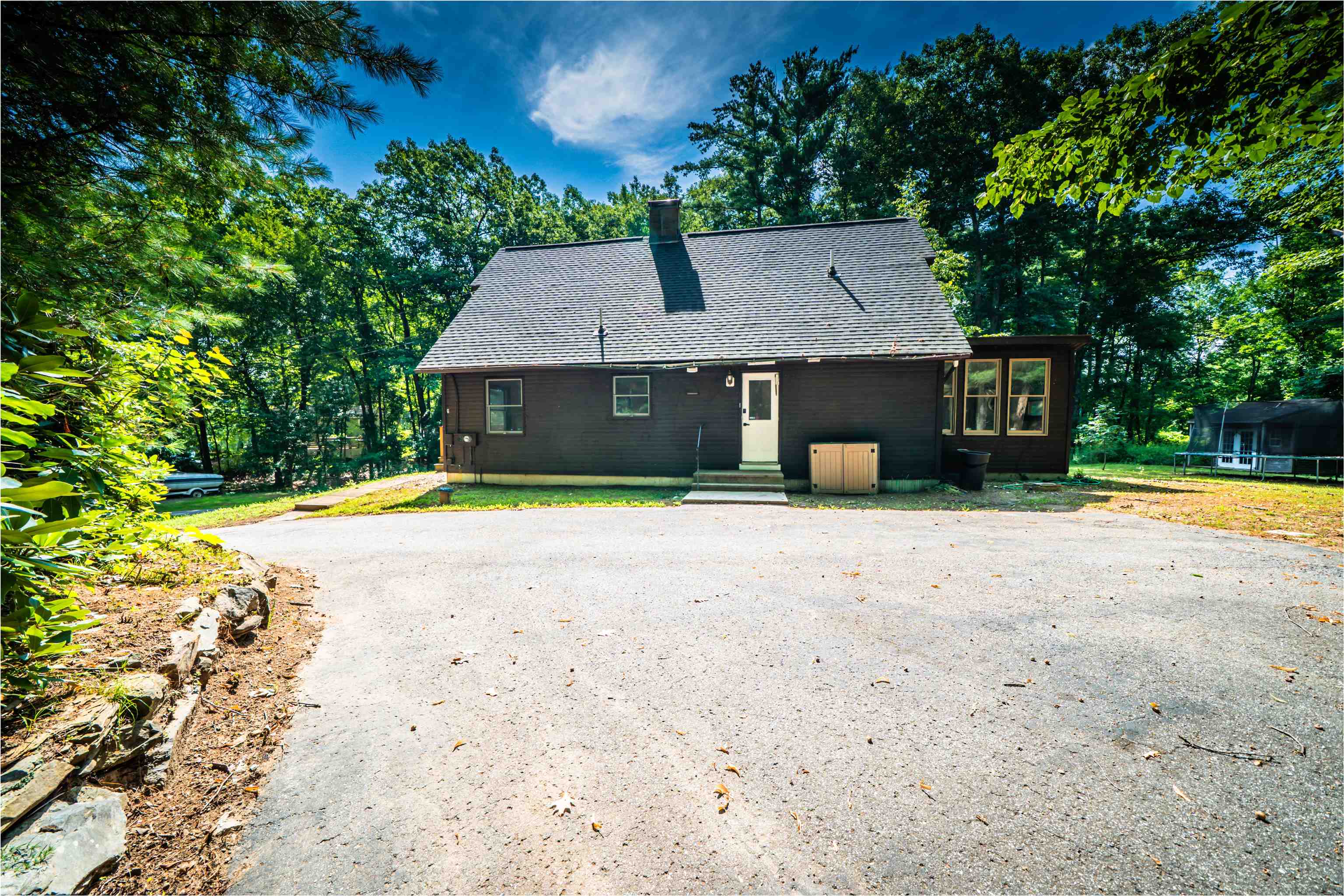 52 Pond Rd, Derry, NH 03038