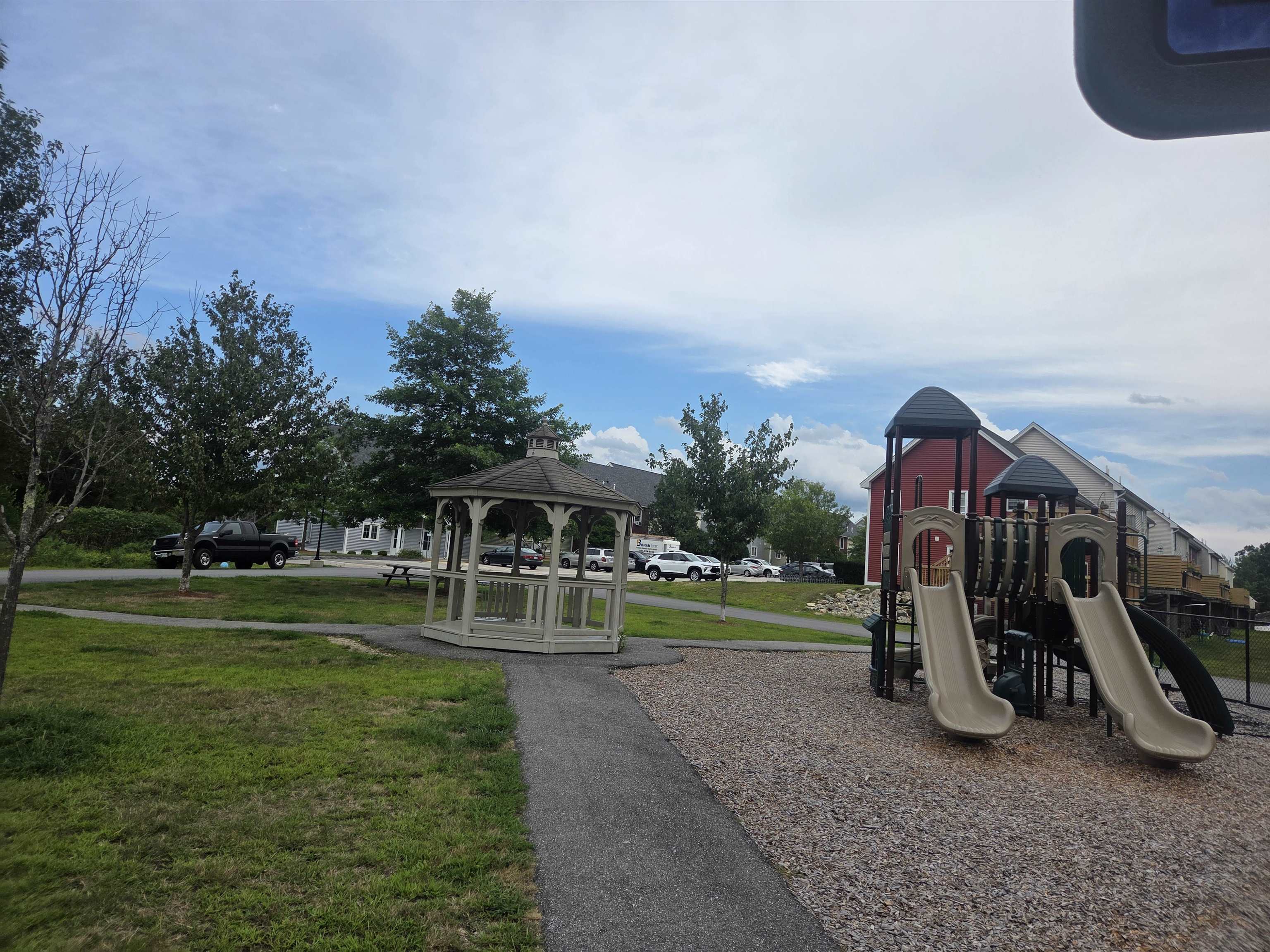 61 Dicandra Dr, Bow, NH 03304