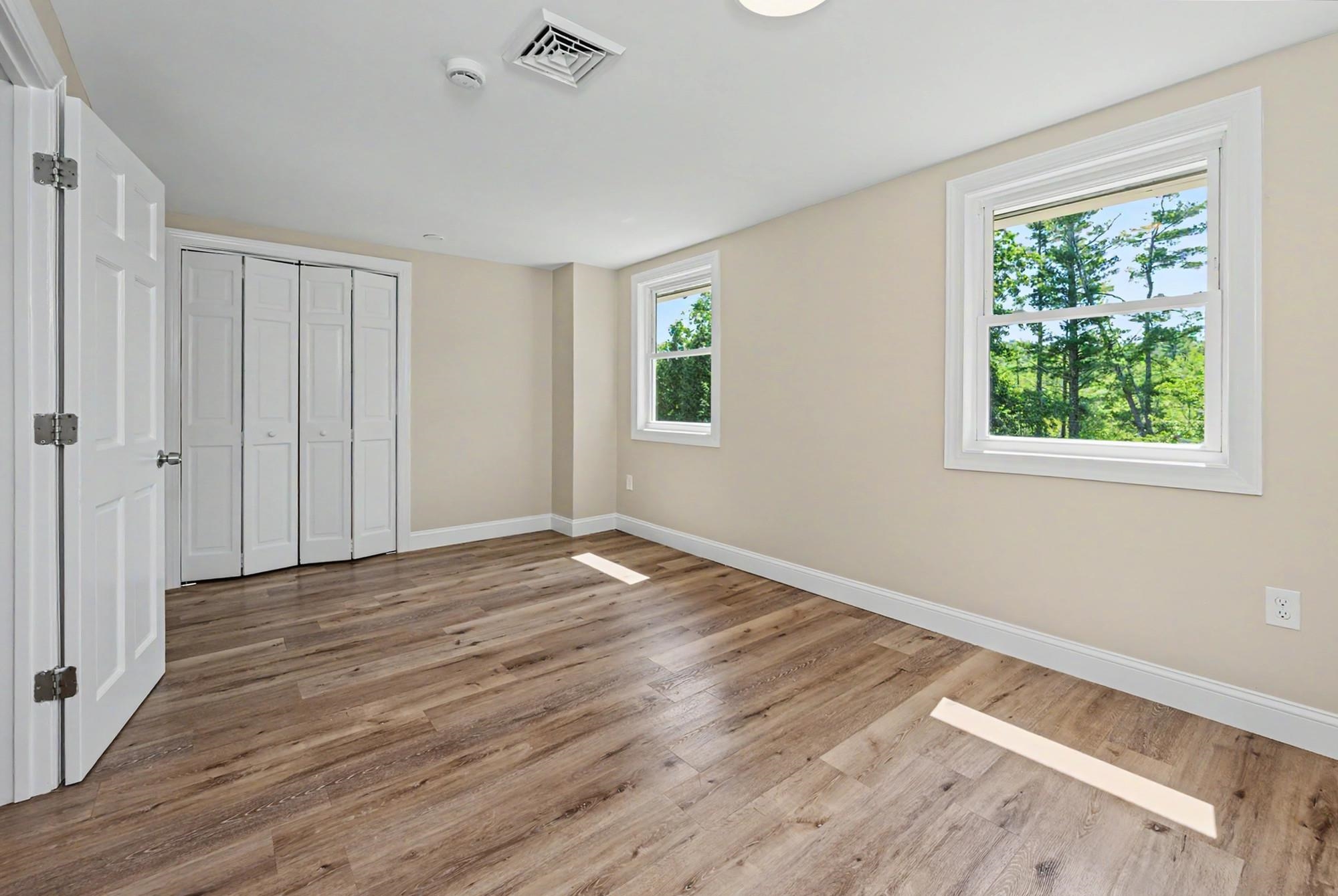 11 Wood Ln, Hollis, NH 03049