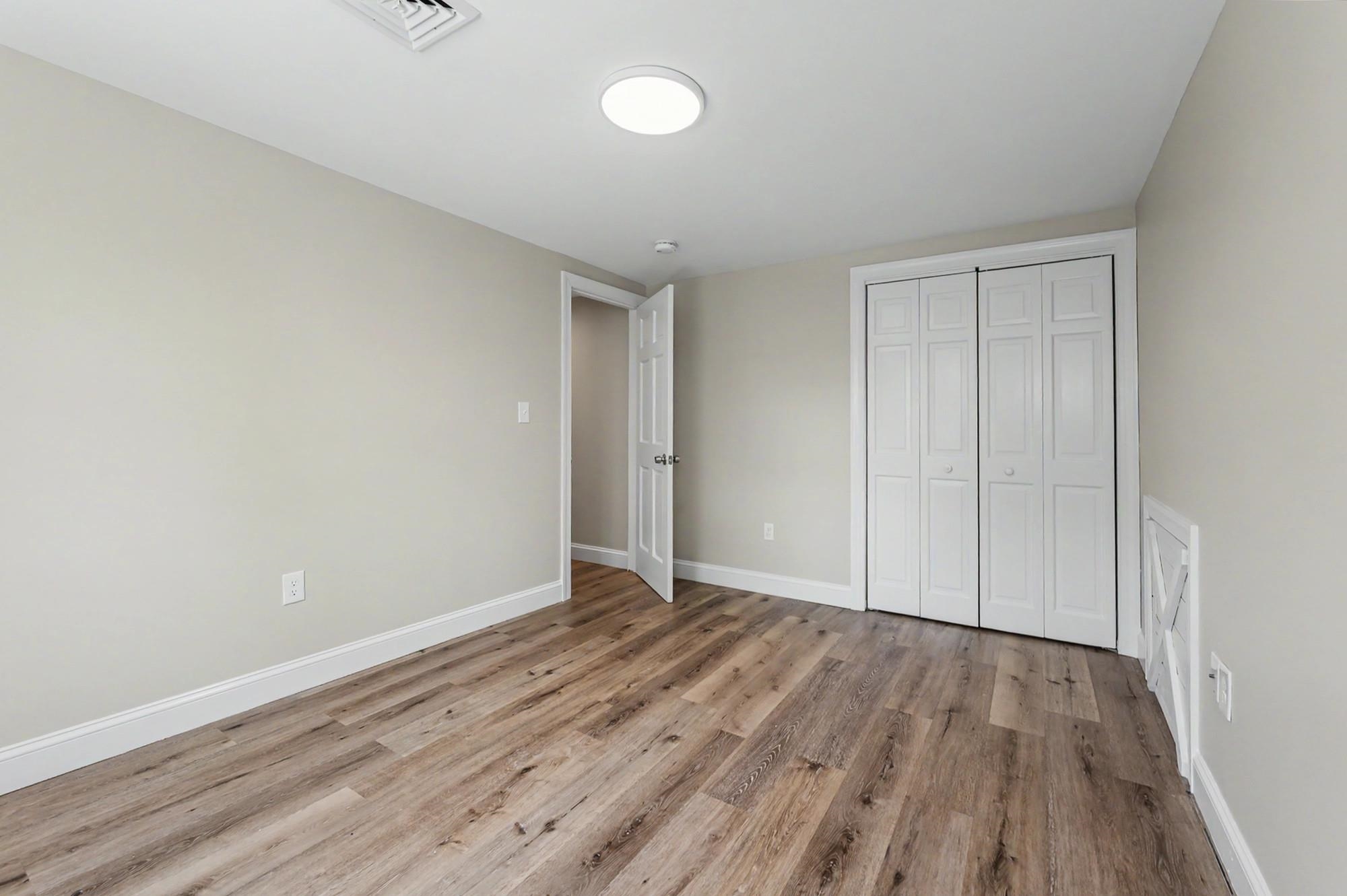 11 Wood Ln, Hollis, NH 03049
