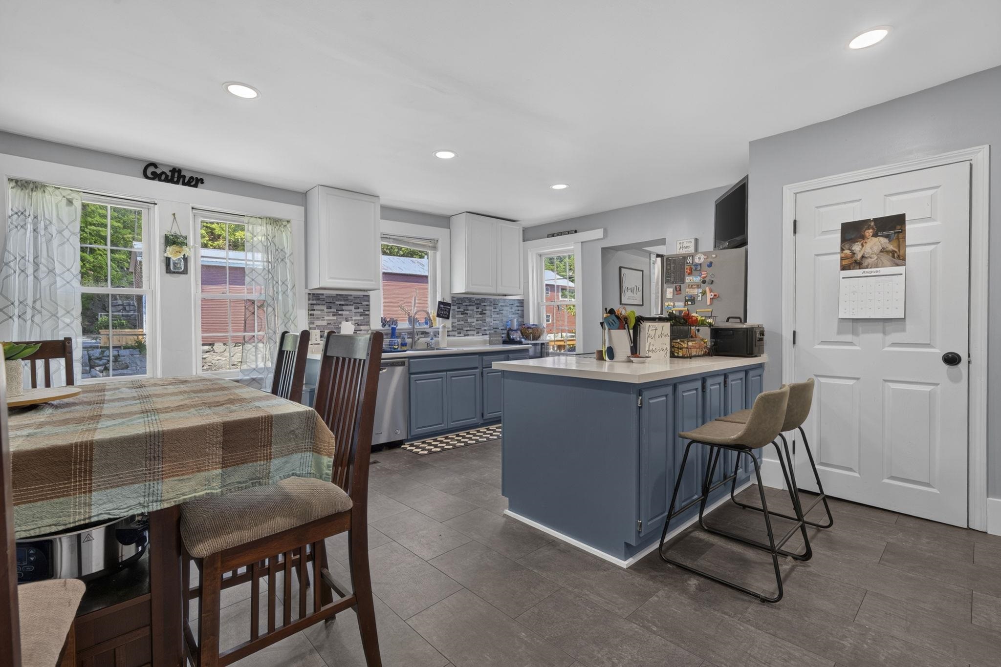 7 Island Street, Wilton, NH photo 2