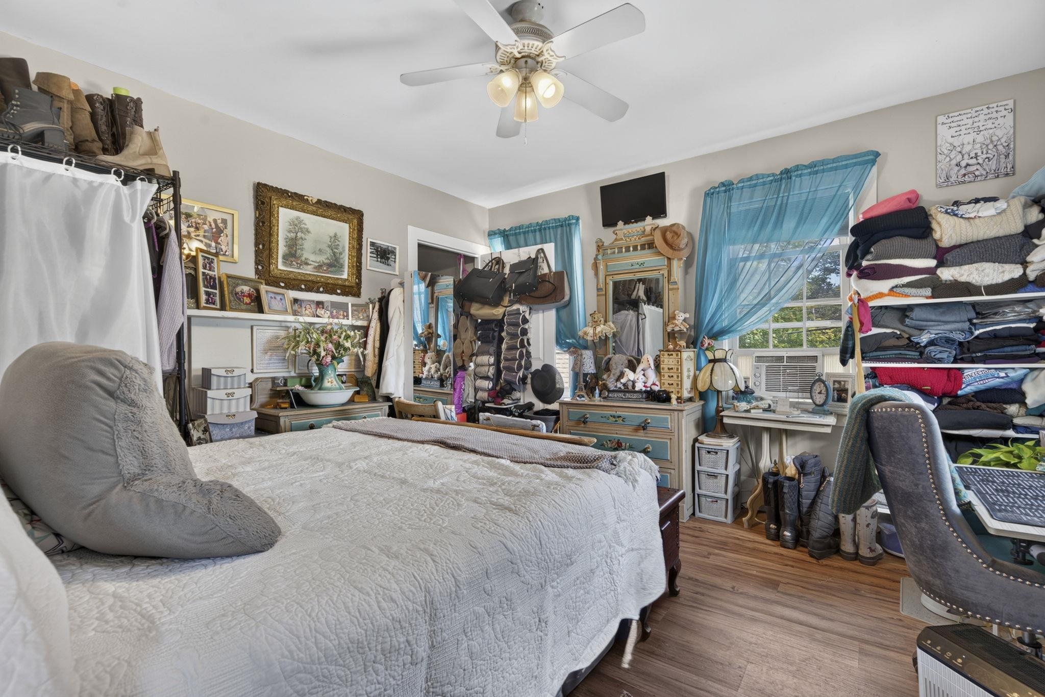 7 Island St, Wilton, NH 03086