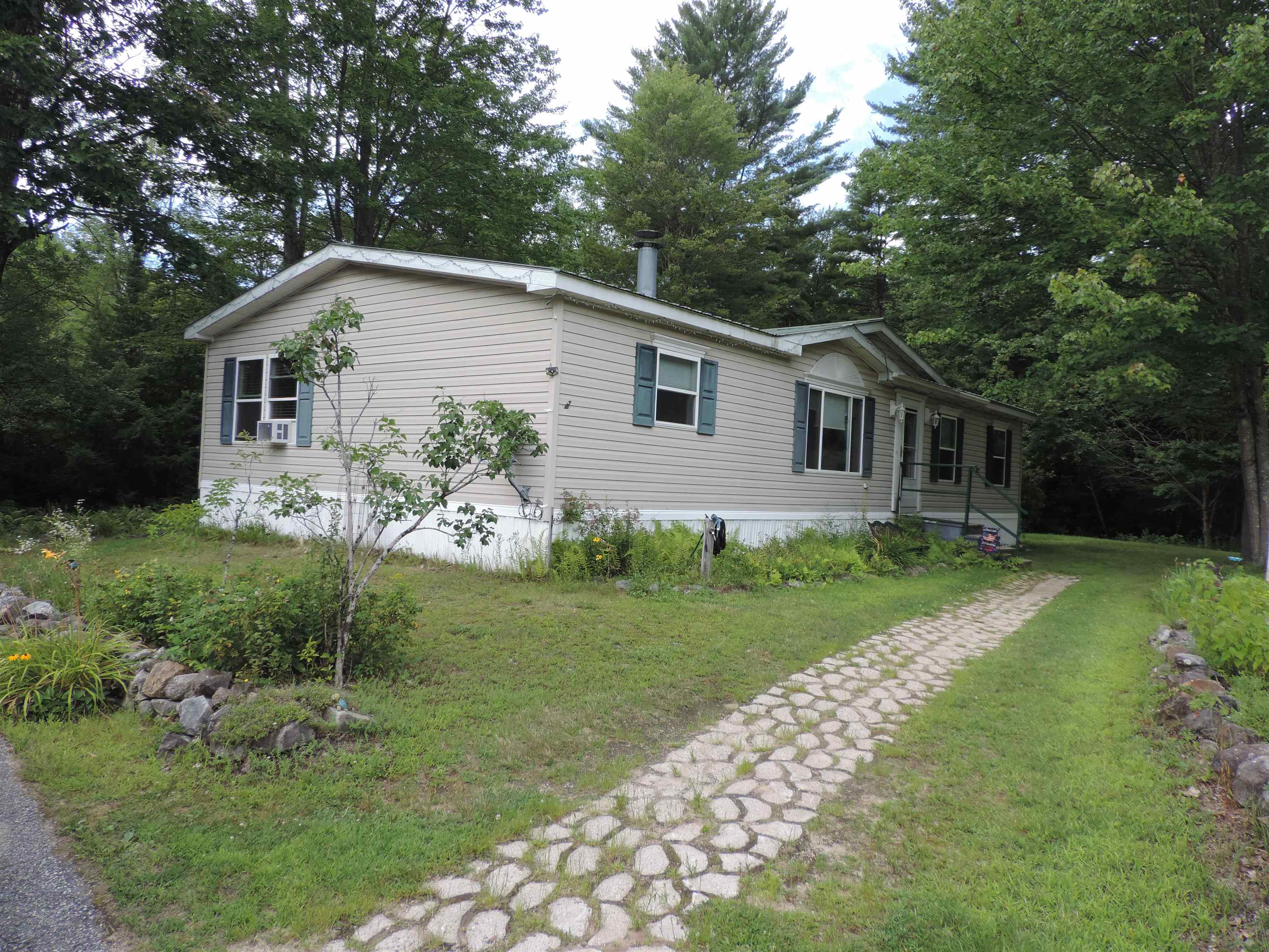 916 Deering Center Rd, Deering, NH 03244
