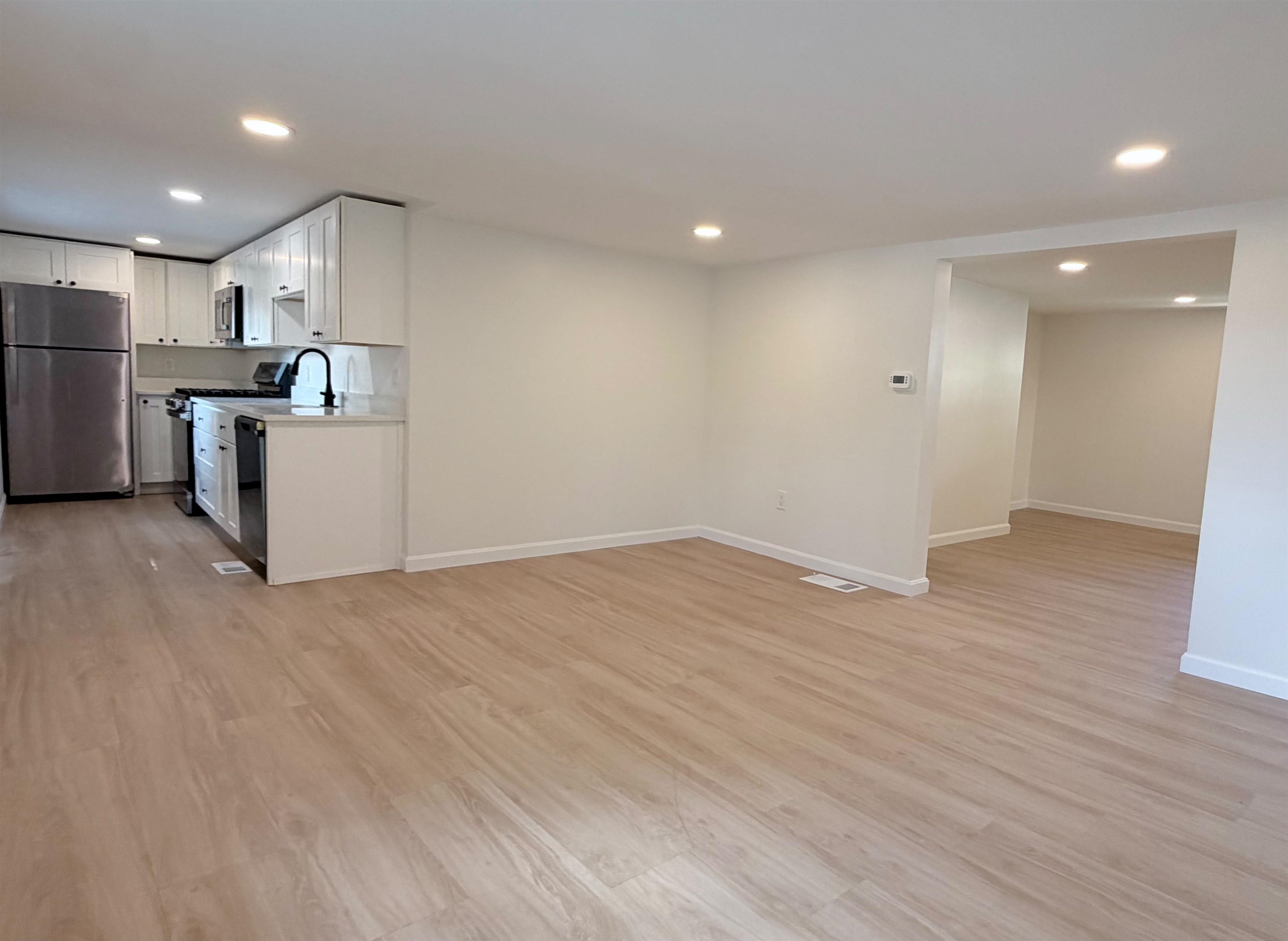 35 Highland Ave, Derry, NH 03038