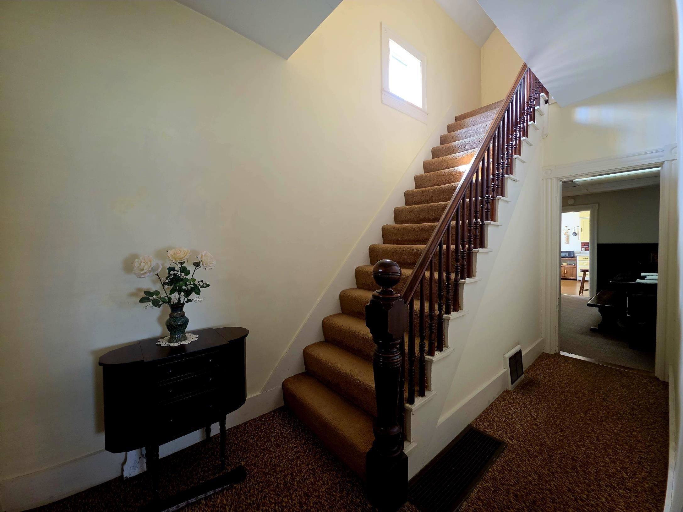 16 Dakin St, Concord, NH 03301