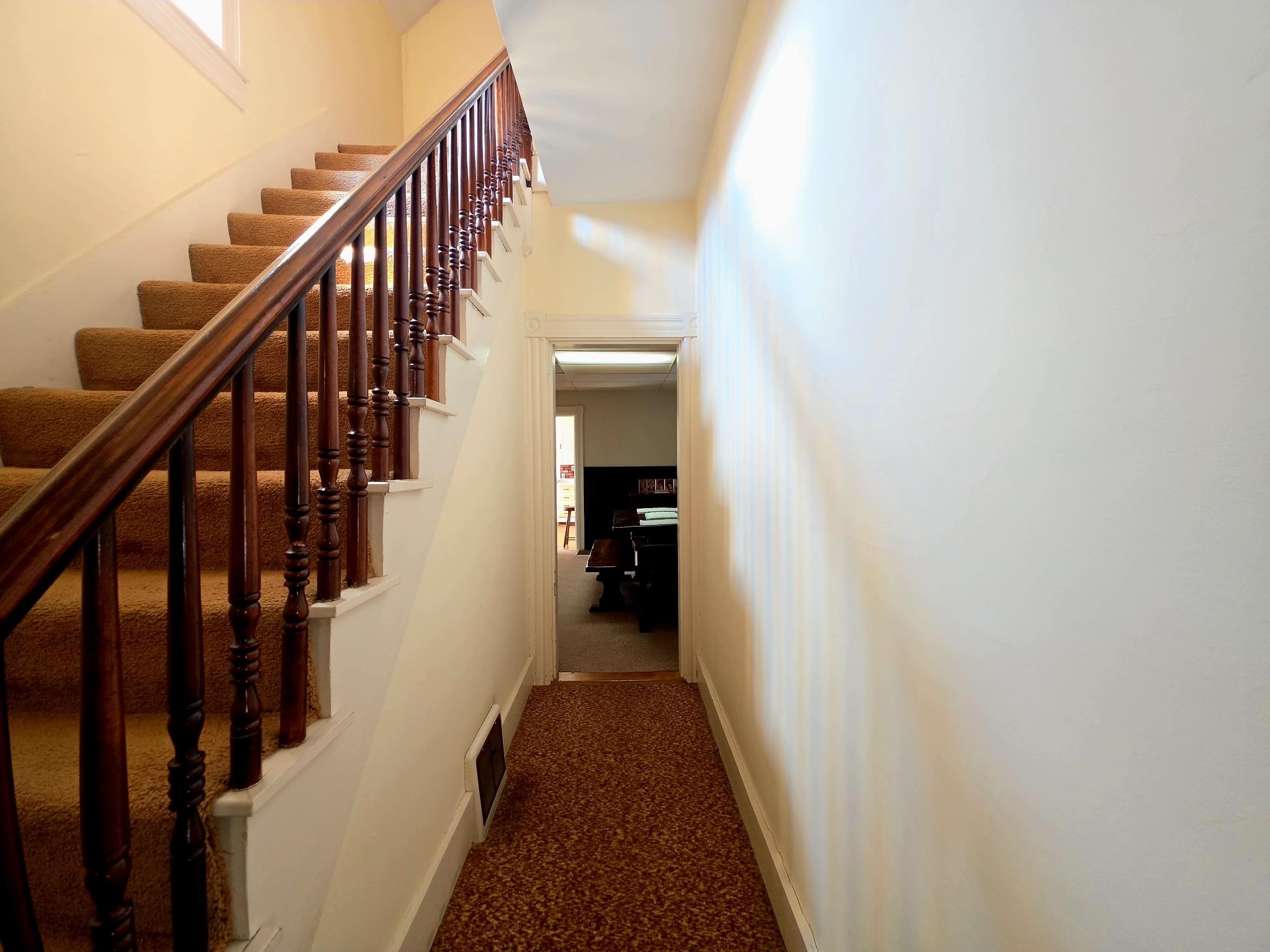 16 Dakin St, Concord, NH 03301