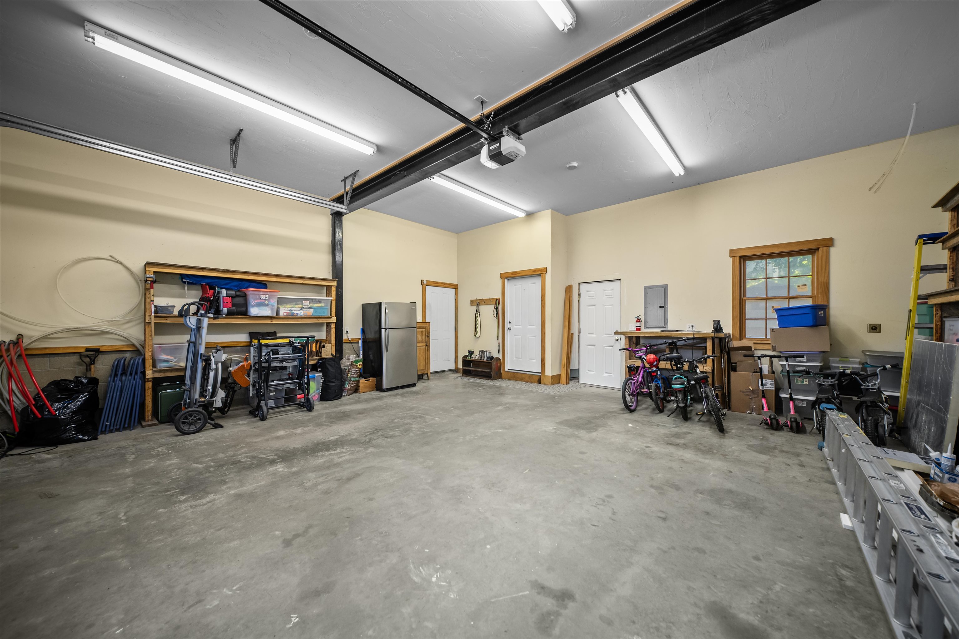 24 Wentworth Ter, Dover, NH 03820