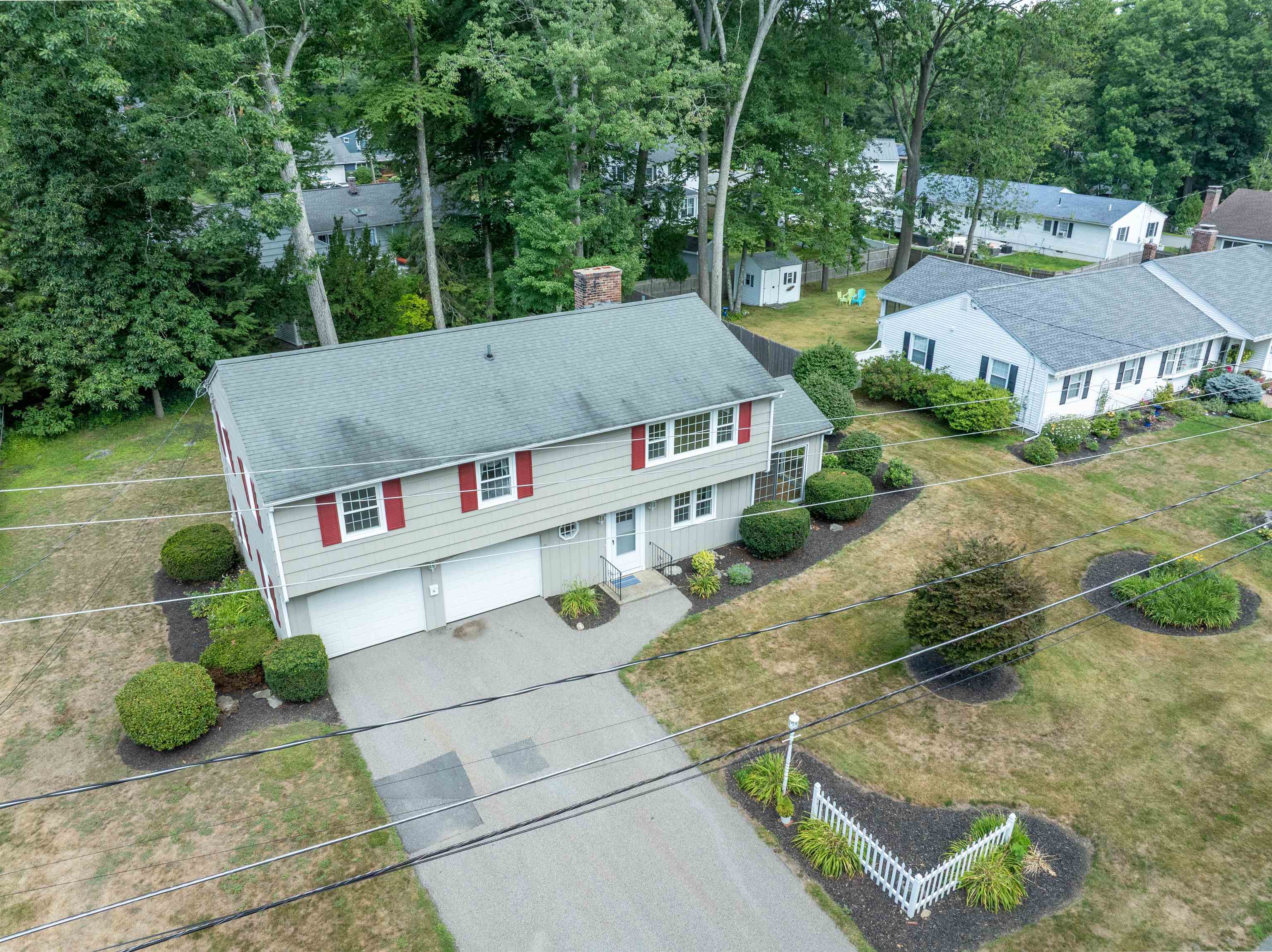 16 Longwood Dr, Hampton, NH 03842