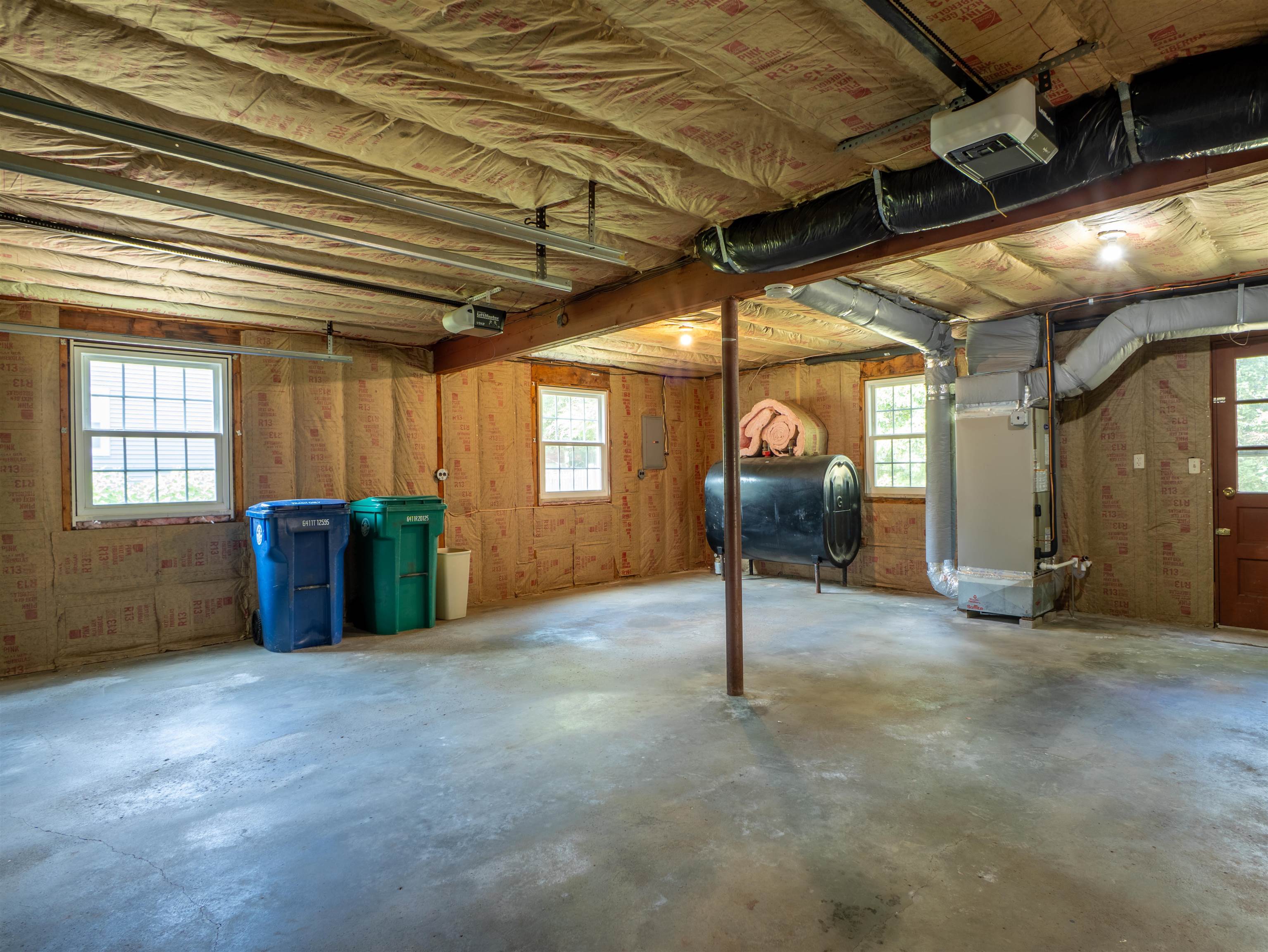 16 Longwood Dr, Hampton, NH 03842