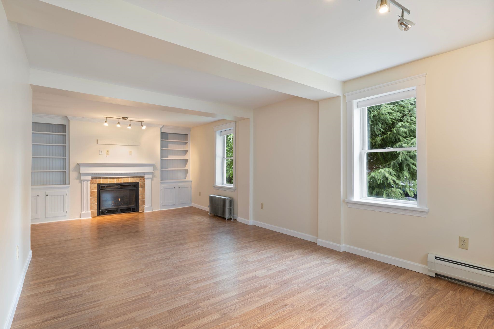 22 Church St, Farmington, NH 03835