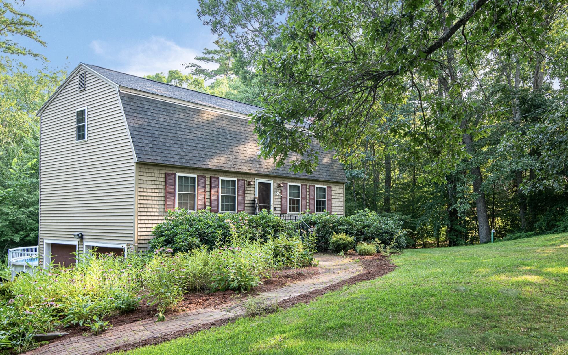 60 Smith Corner Rd, Newton, NH 03858