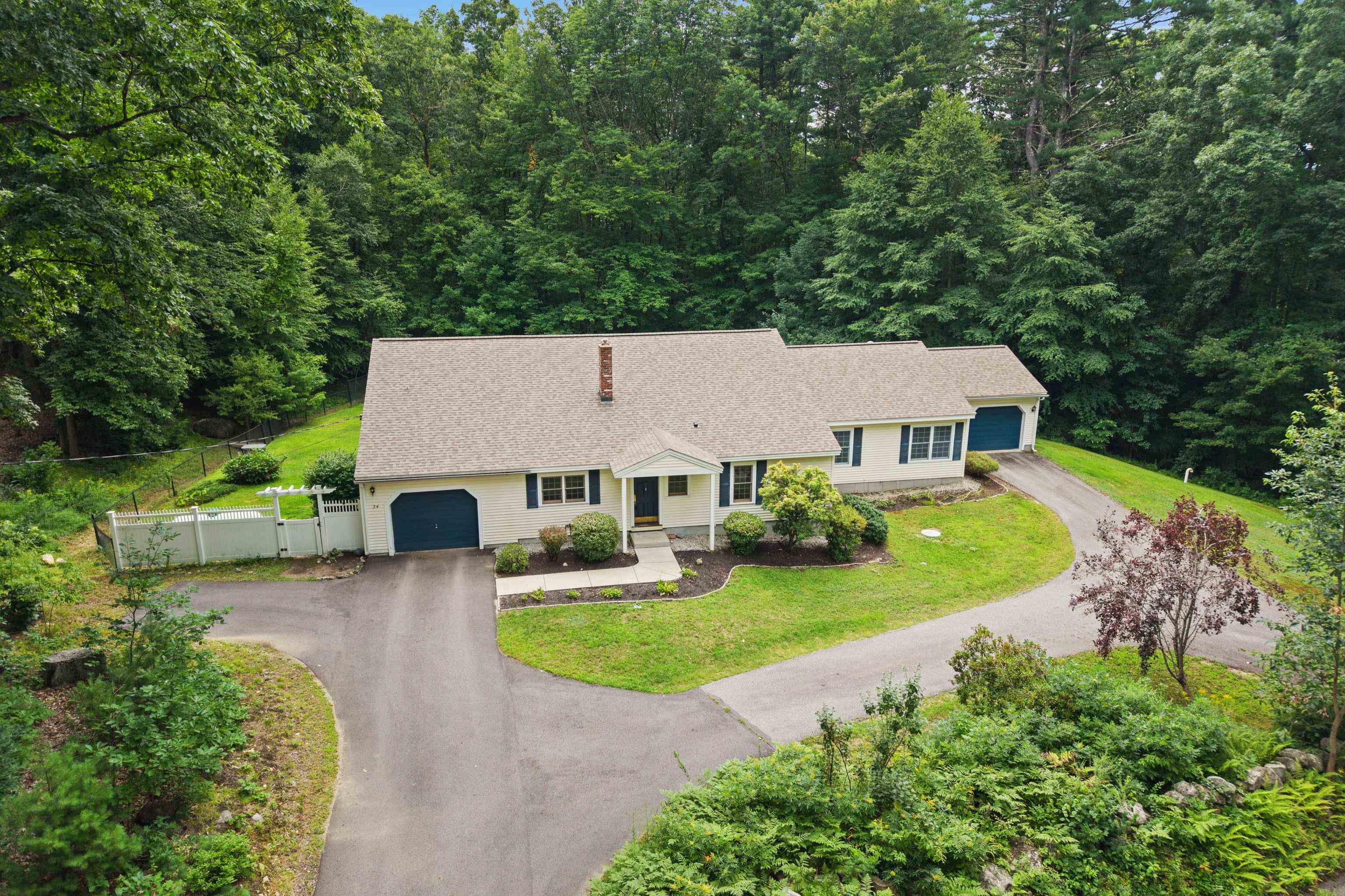 34 Old Milford Rd, Amherst, NH 03031