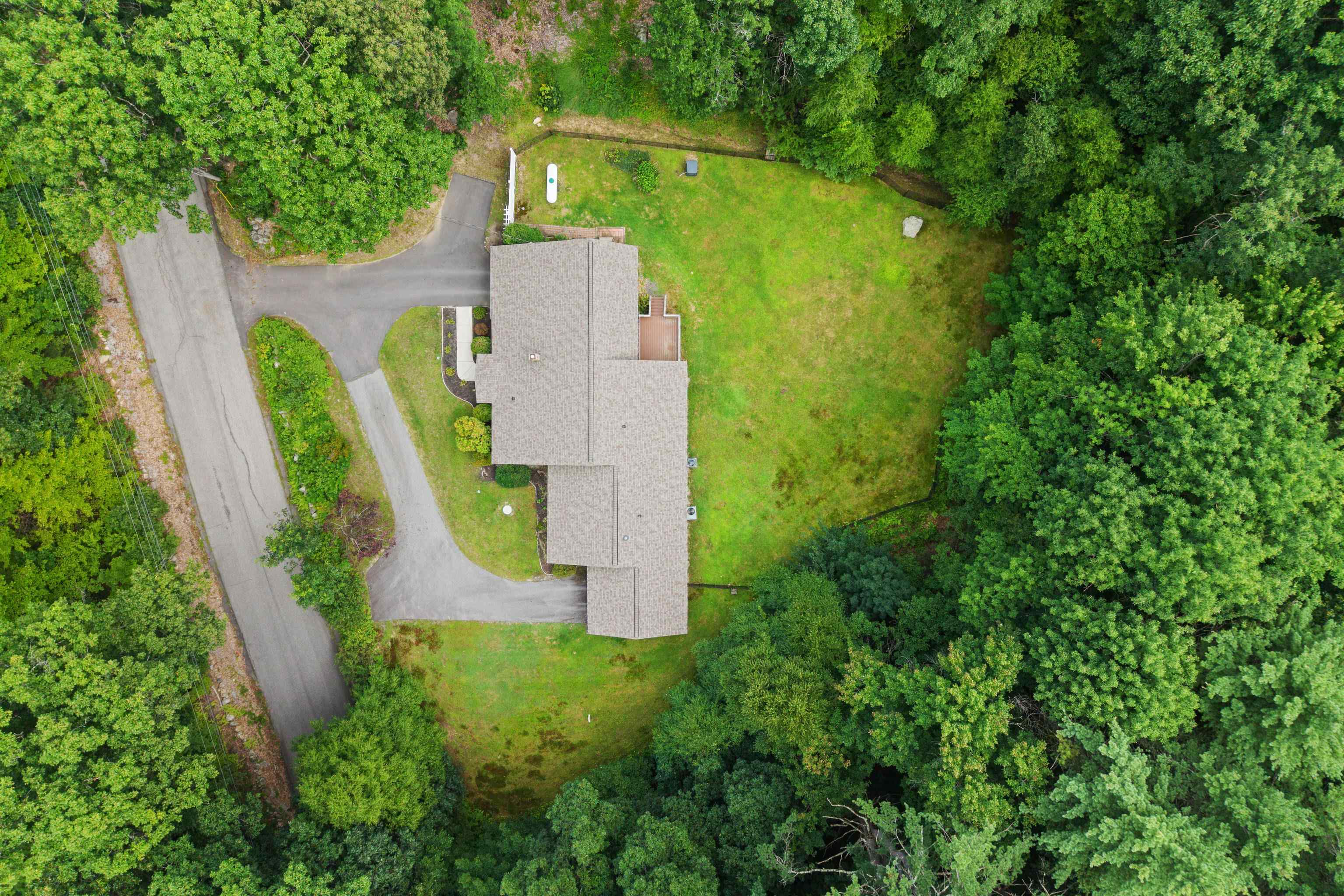 34 Old Milford Rd, Amherst, NH 03031