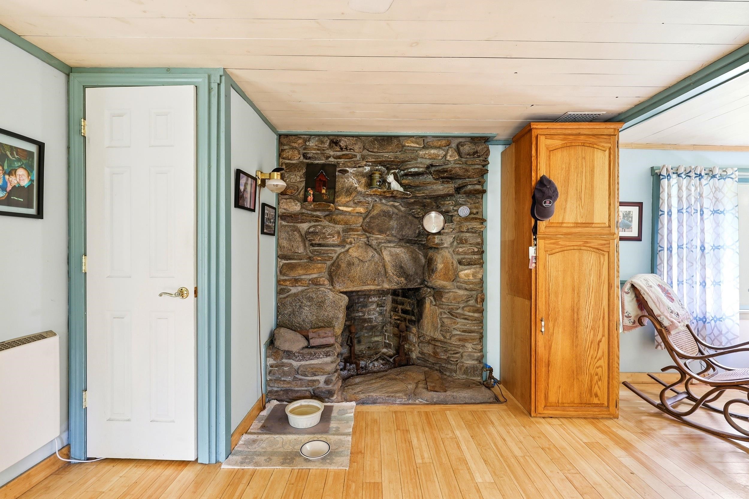 227 Deep Snow Dr, Springfield, NH 03284