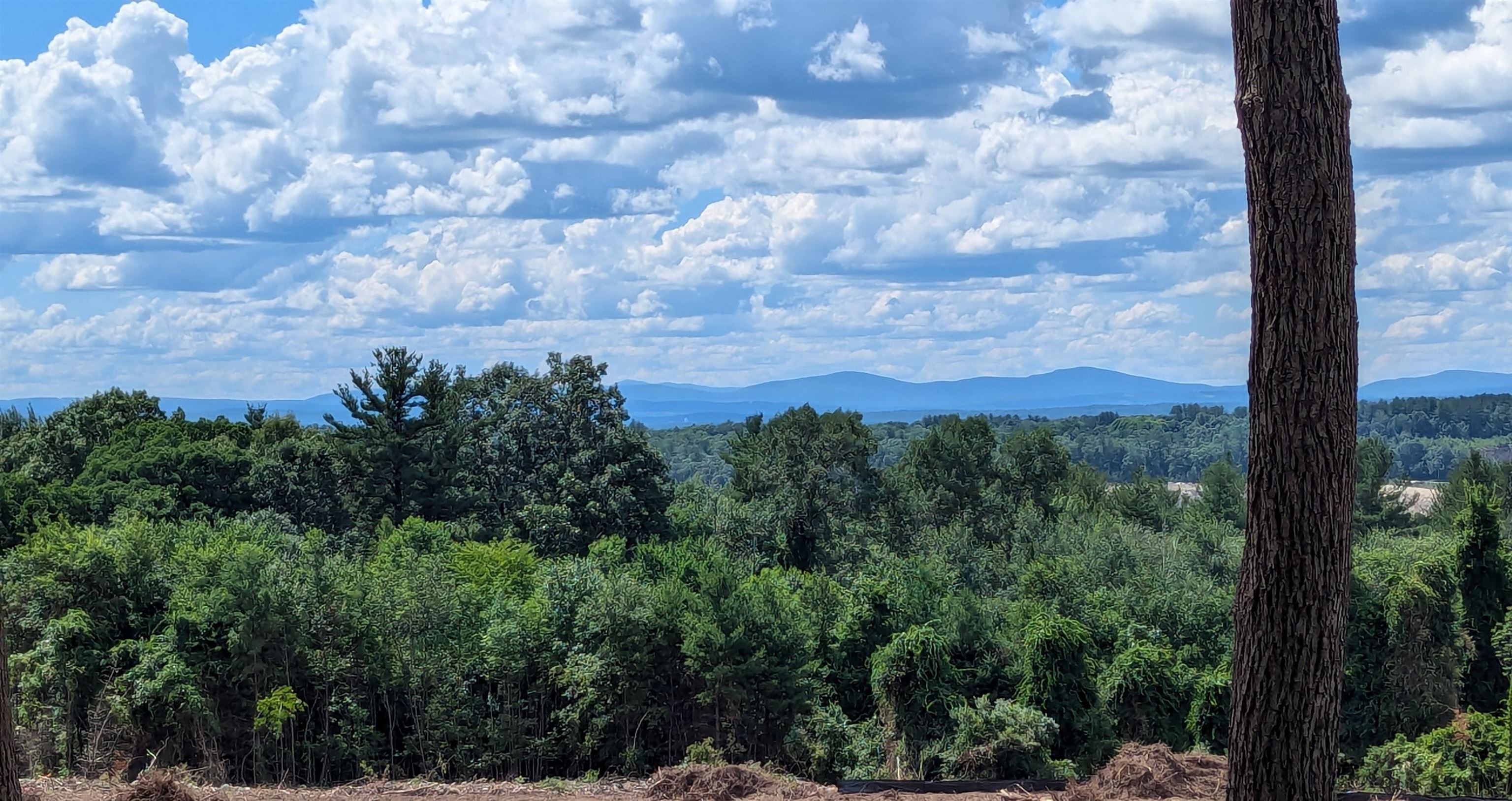 39 Windsor Ln #A, Hudson, NH 03051