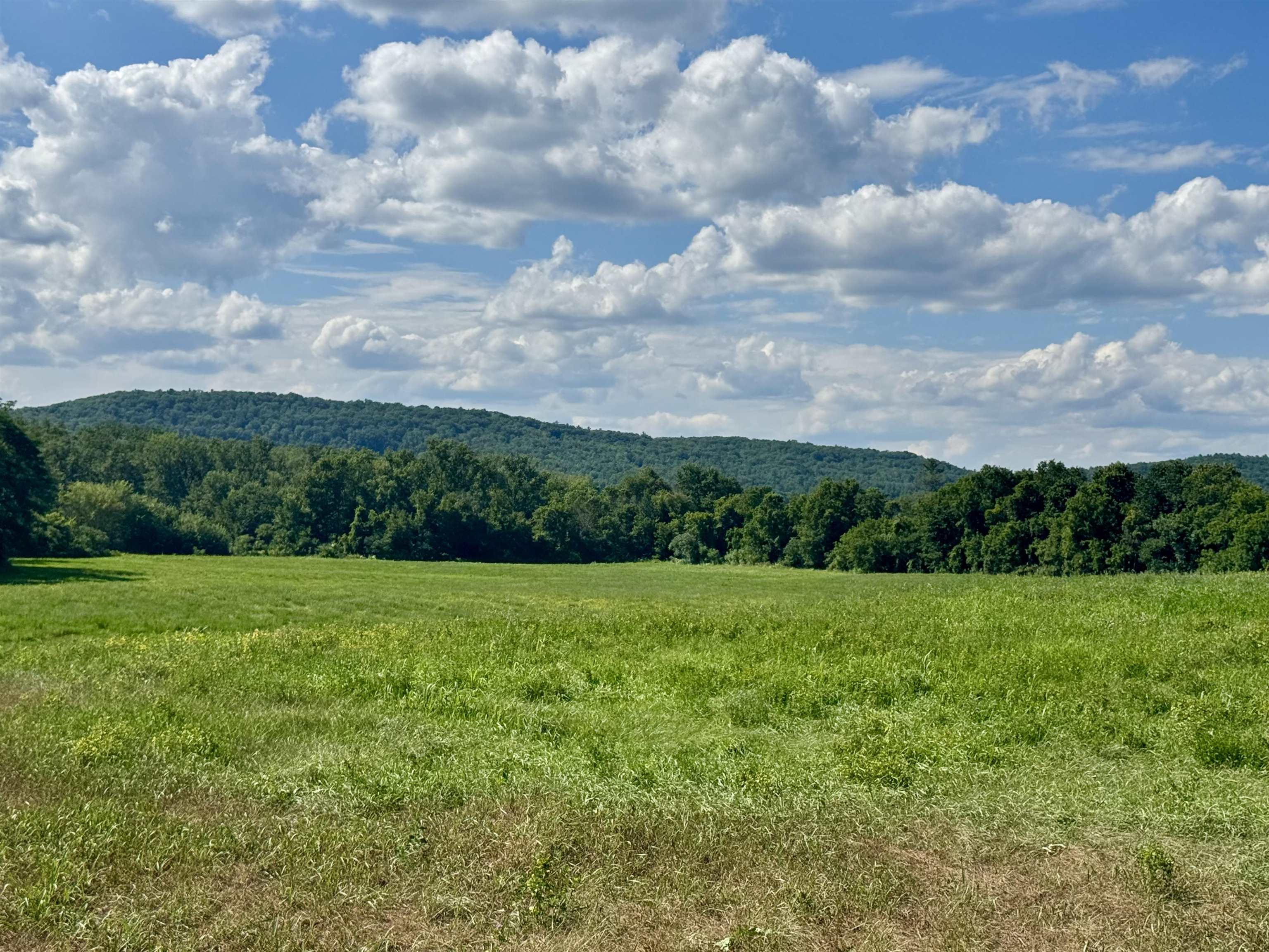 Slight Hill Rd, Haverhill, NH 03765