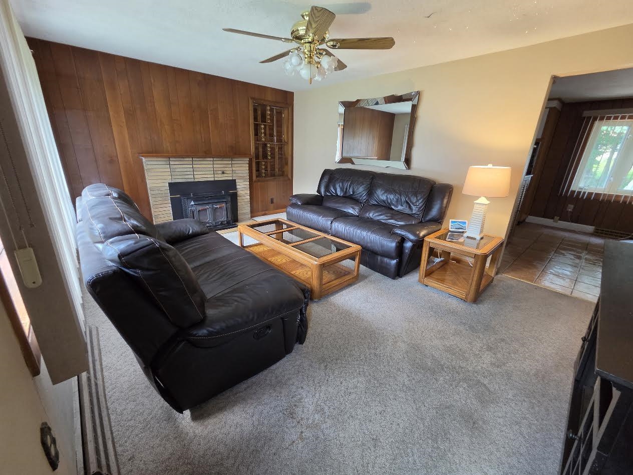 15 Budron Ave, Salem, NH 03079-4446
