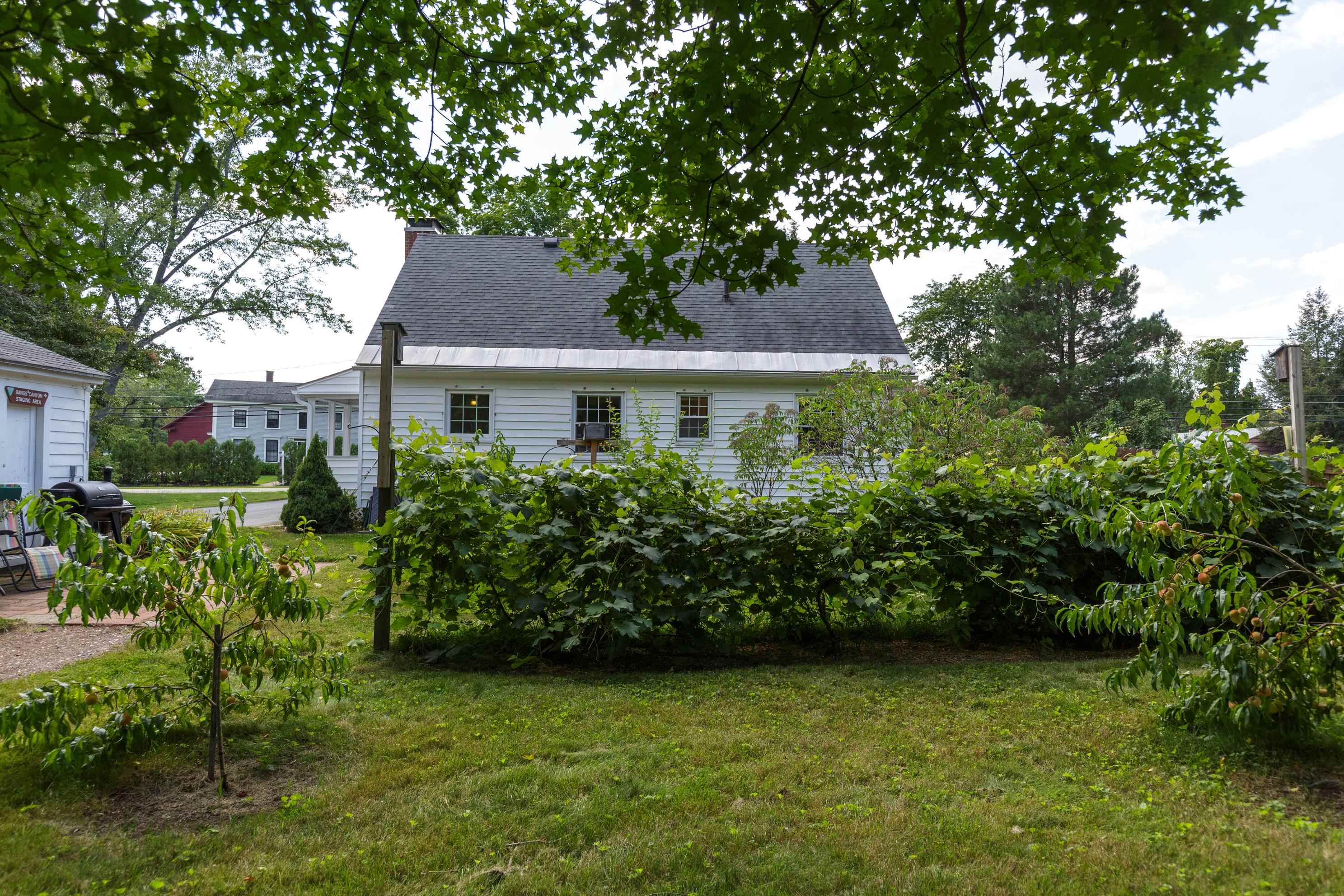60 Mountain Rd, Concord, NH 03301