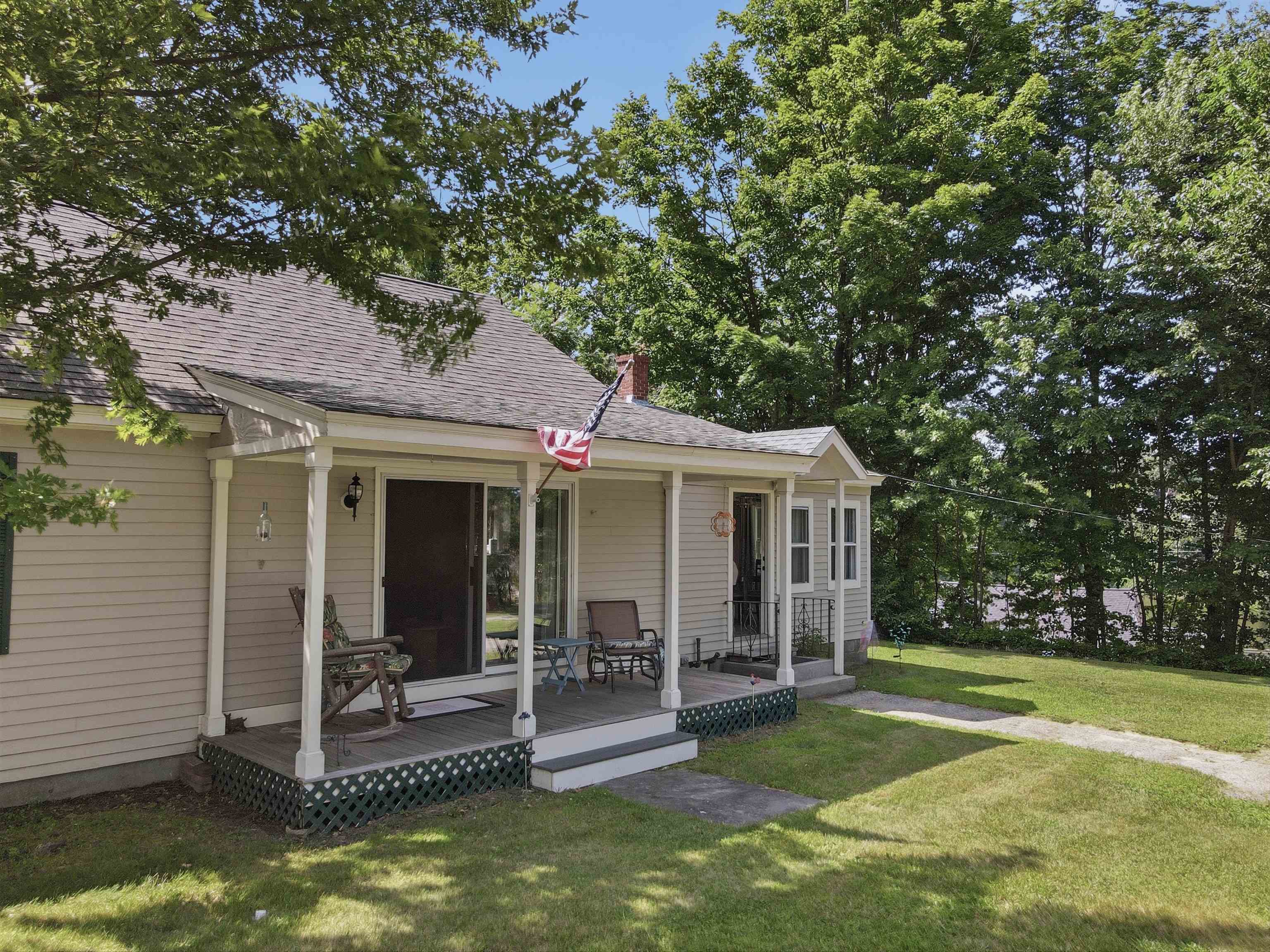 15 School St, Greenville, NH 03048