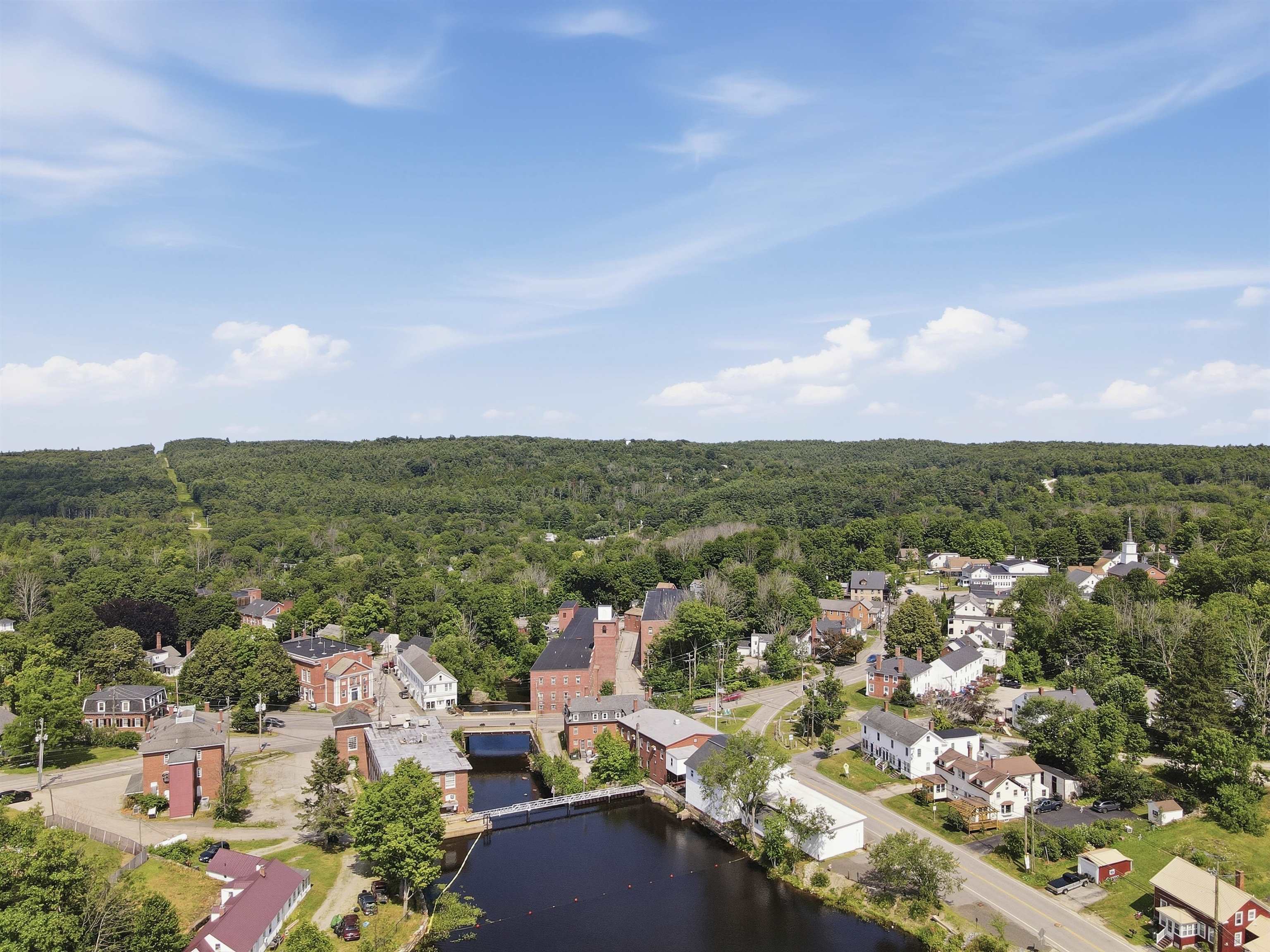 15 School St, Greenville, NH 03048