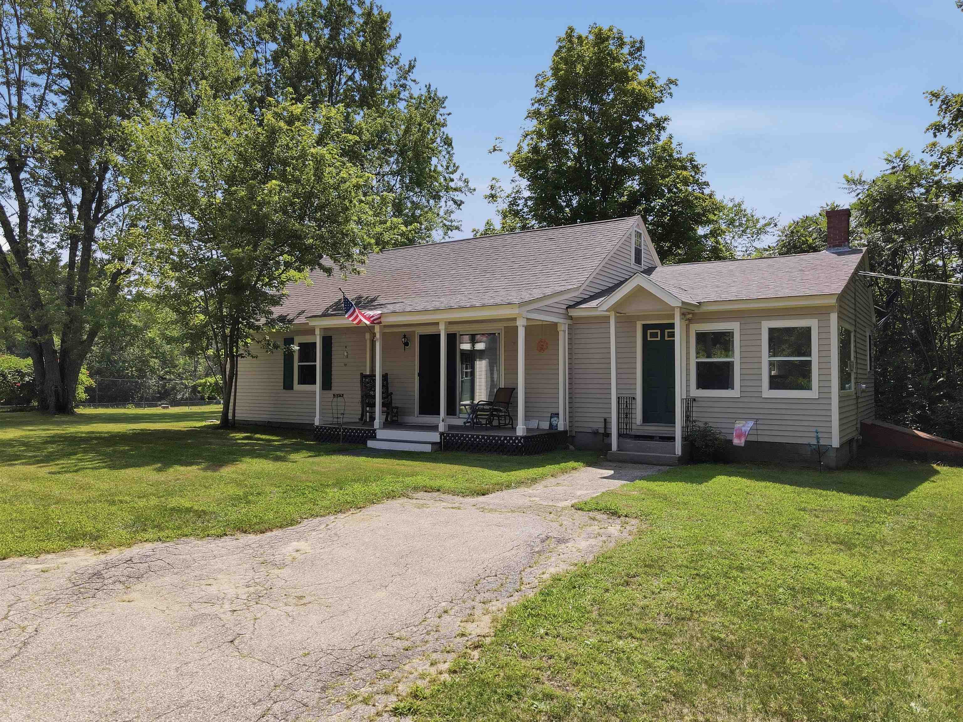 15 School St, Greenville, NH 03048