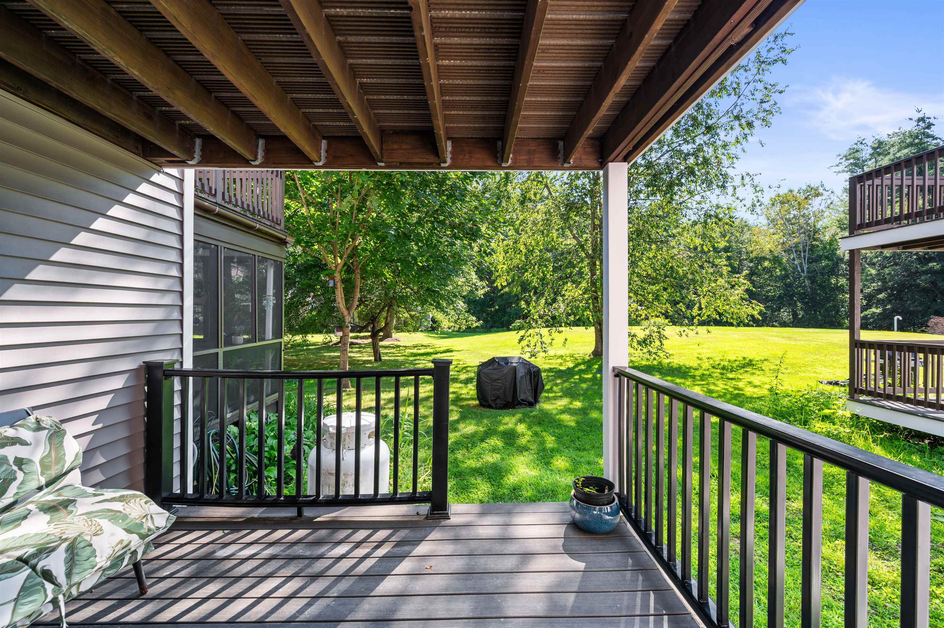 20 Kirriemuir Rd, Stratham, NH 03885