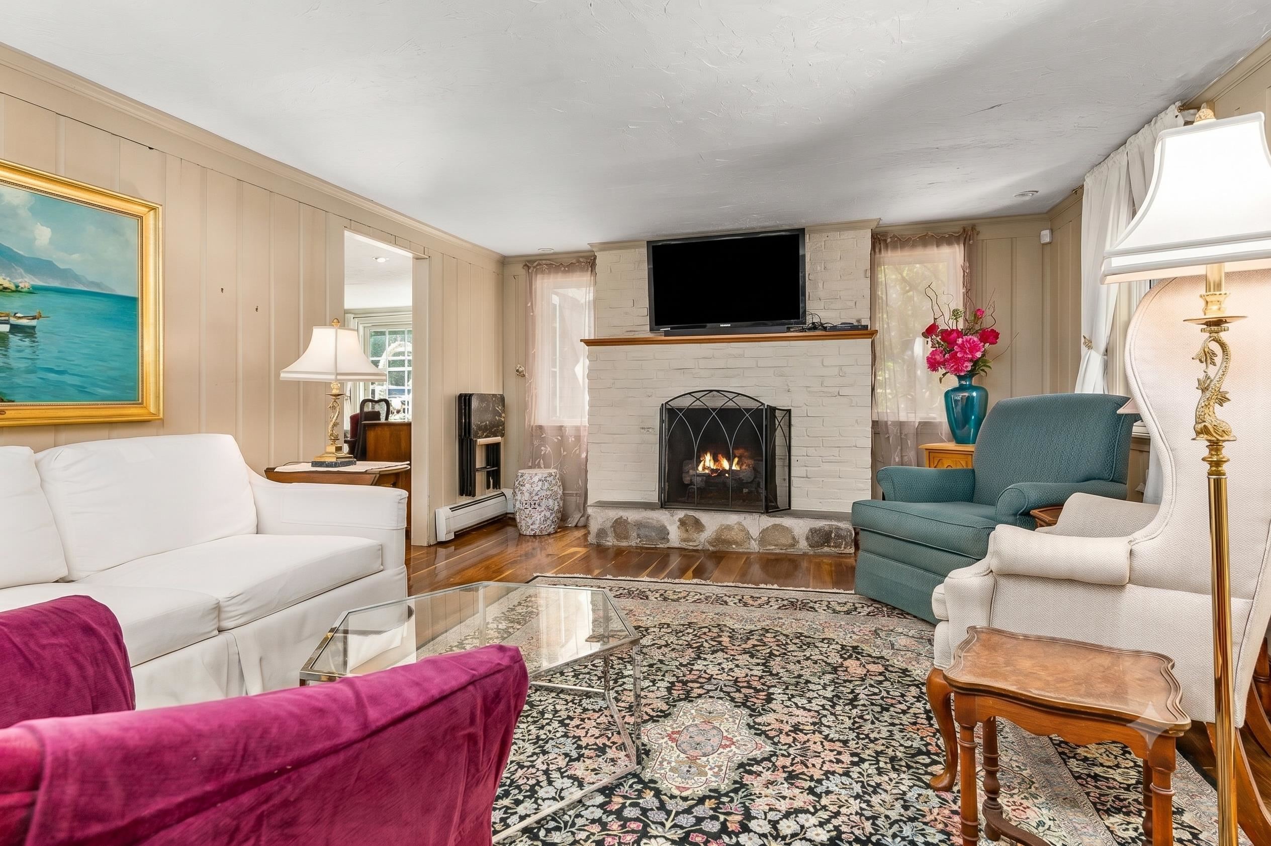 26 Mast Rd, Lee, NH 03861