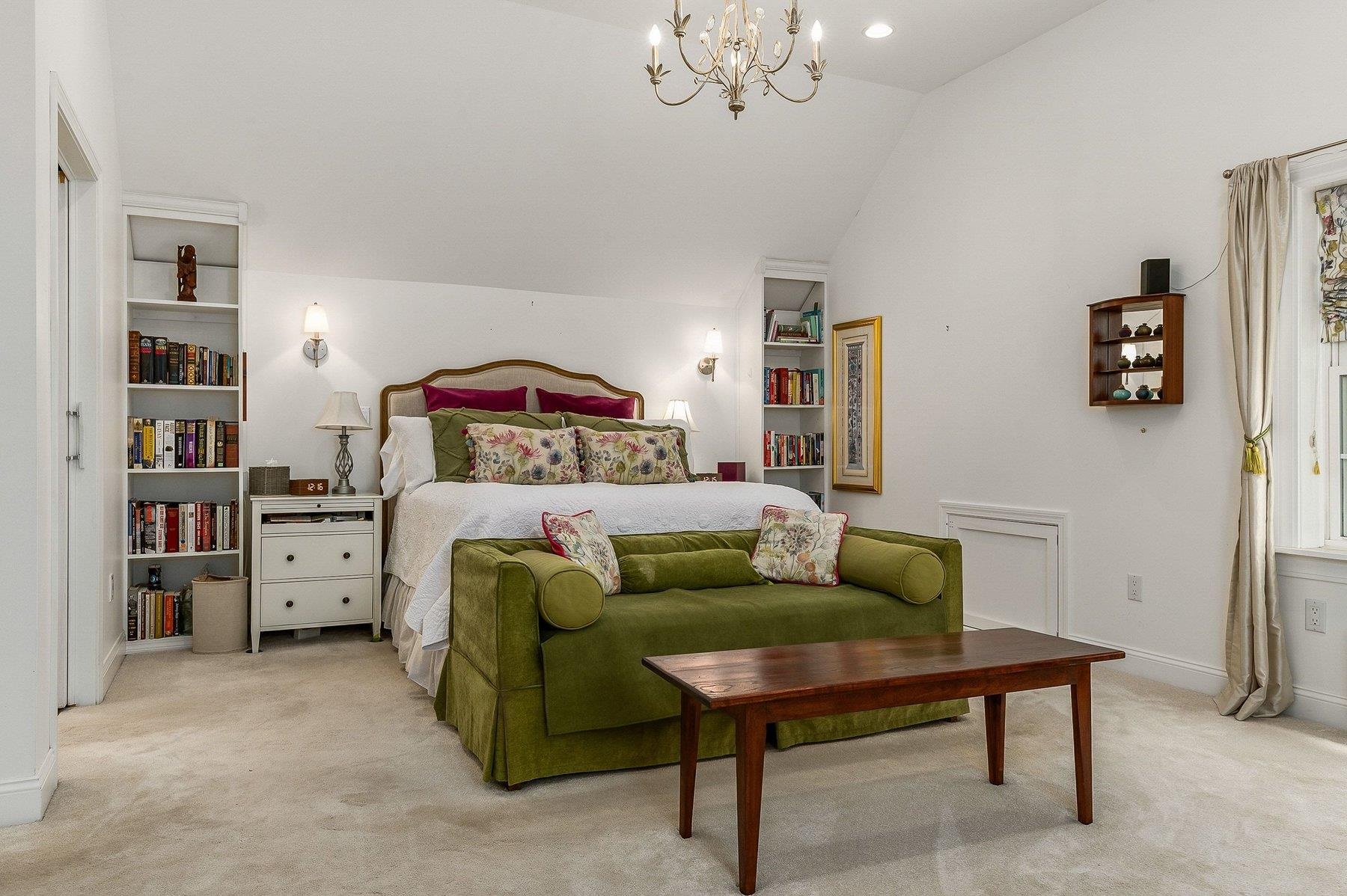 26 Mast Rd, Lee, NH 03861