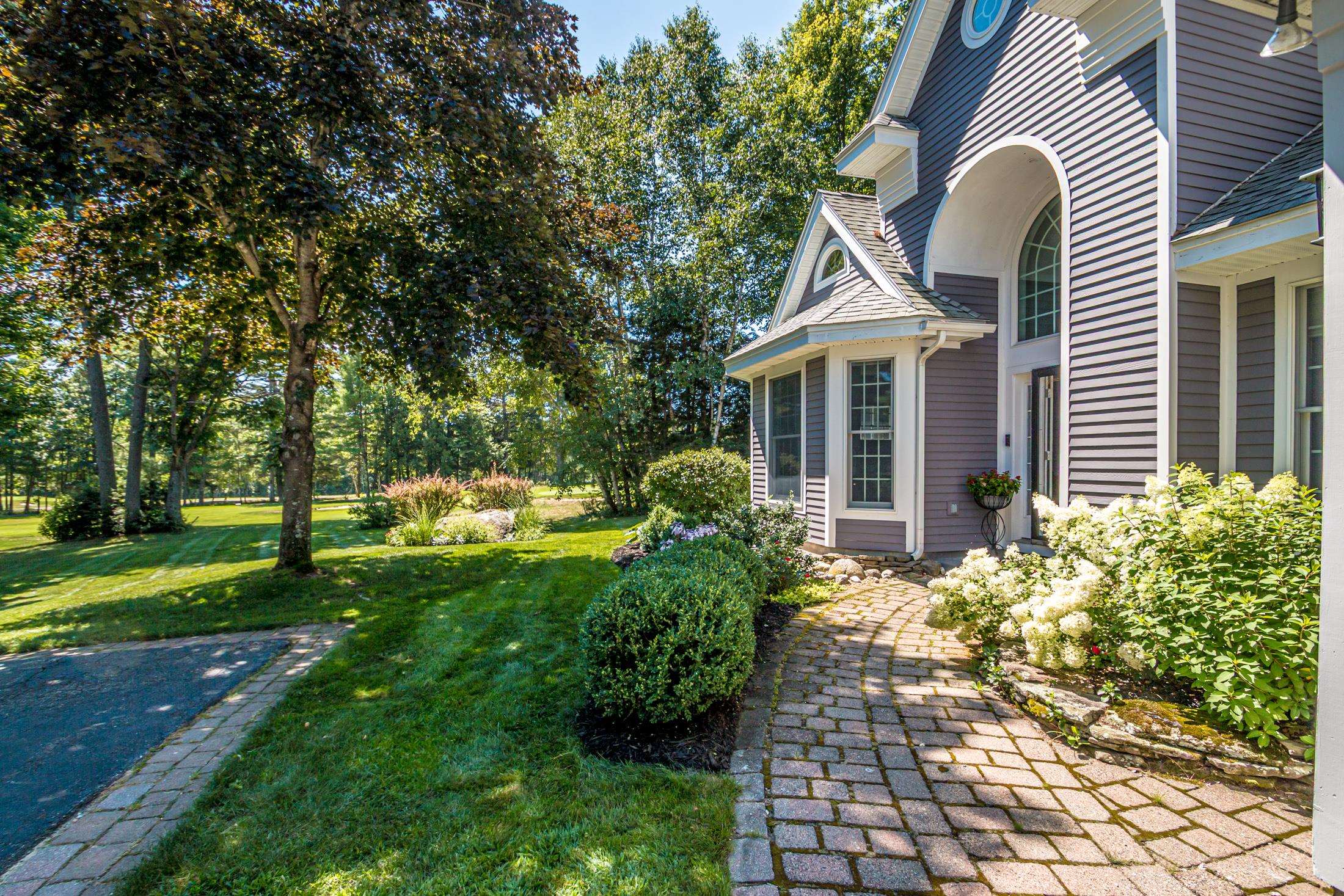 55 Carleton Way, Hales Location, NH 03860