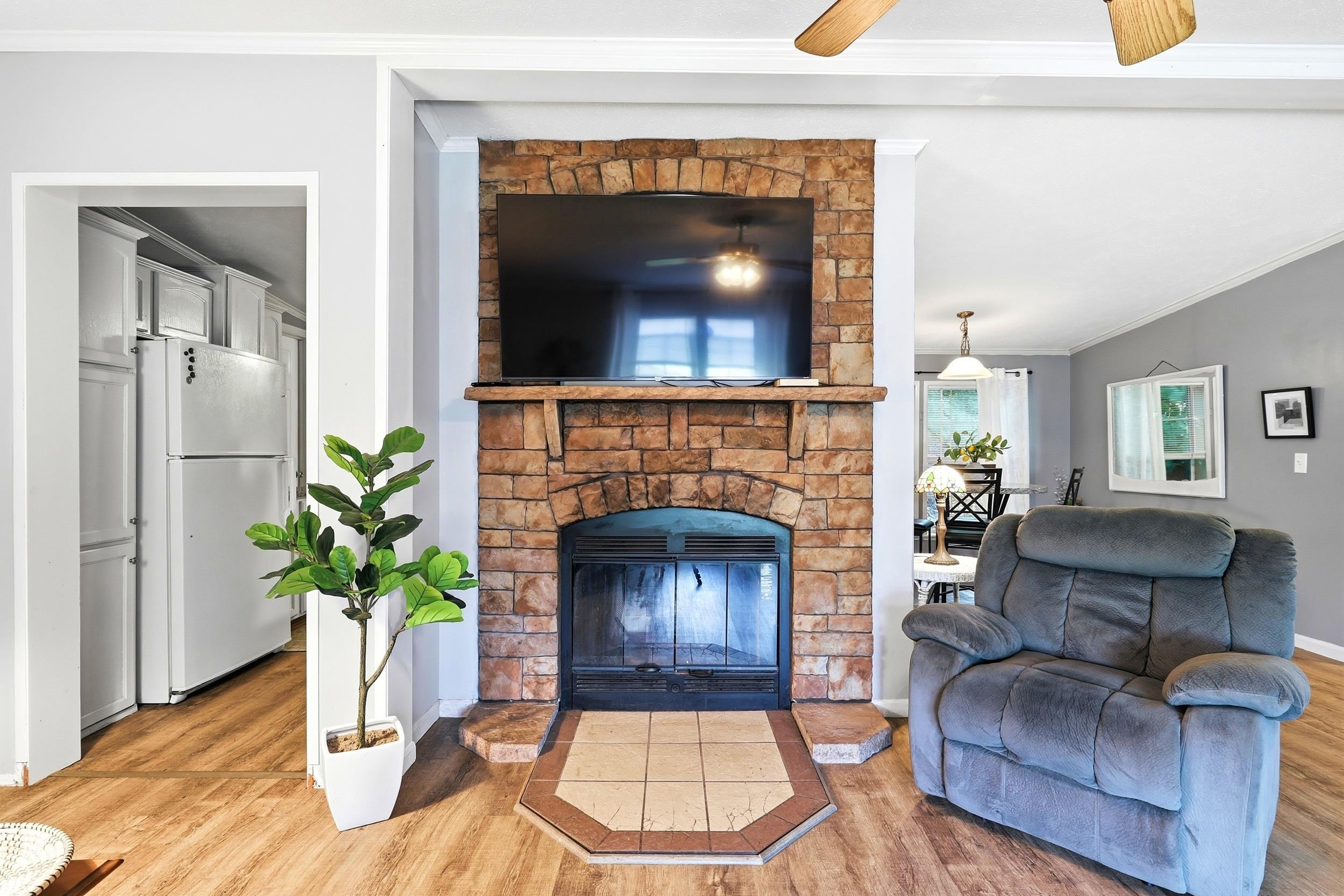 62 Summer St, Northfield, NH 03276