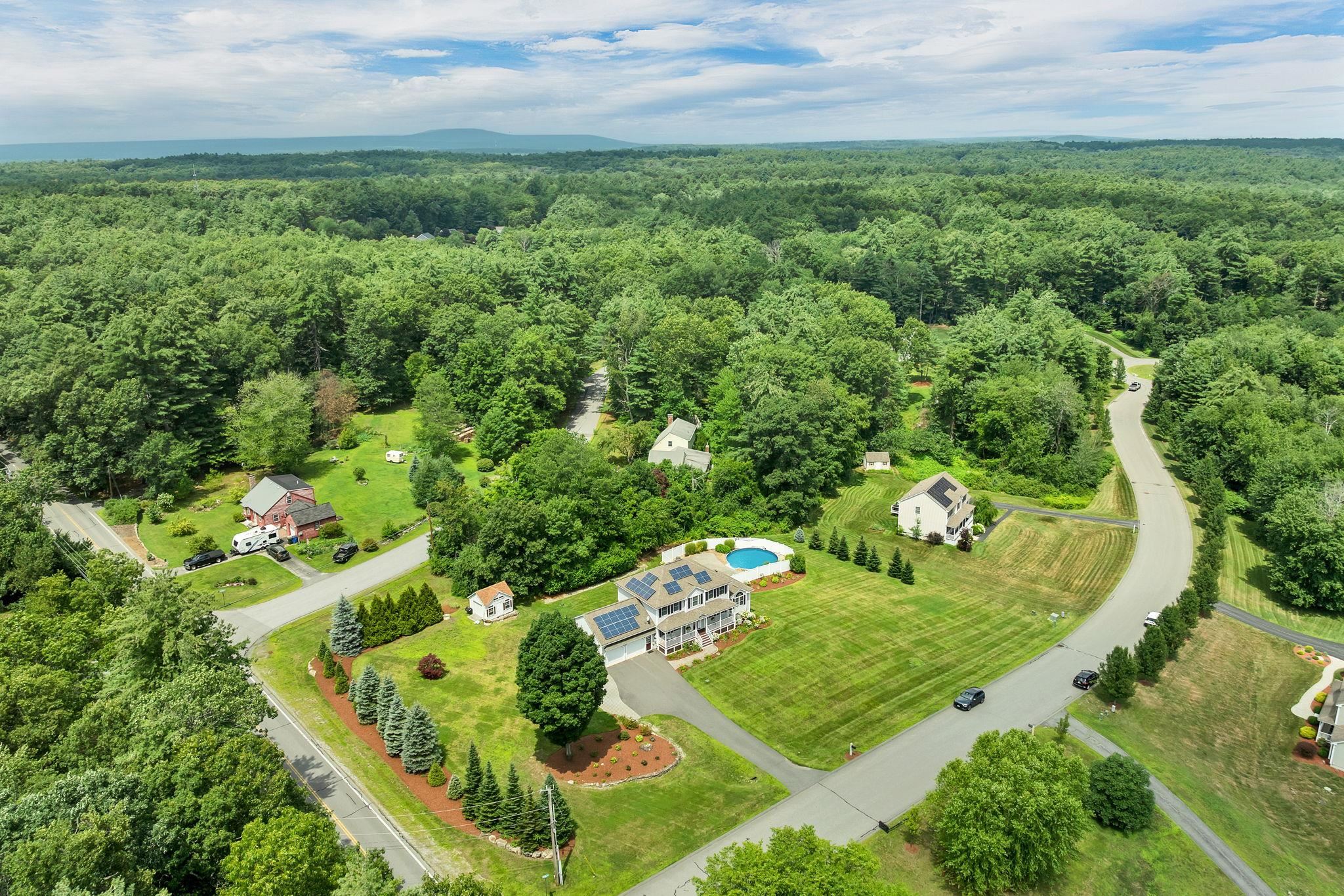 1 Jake Rd, Londonderry, NH 03053