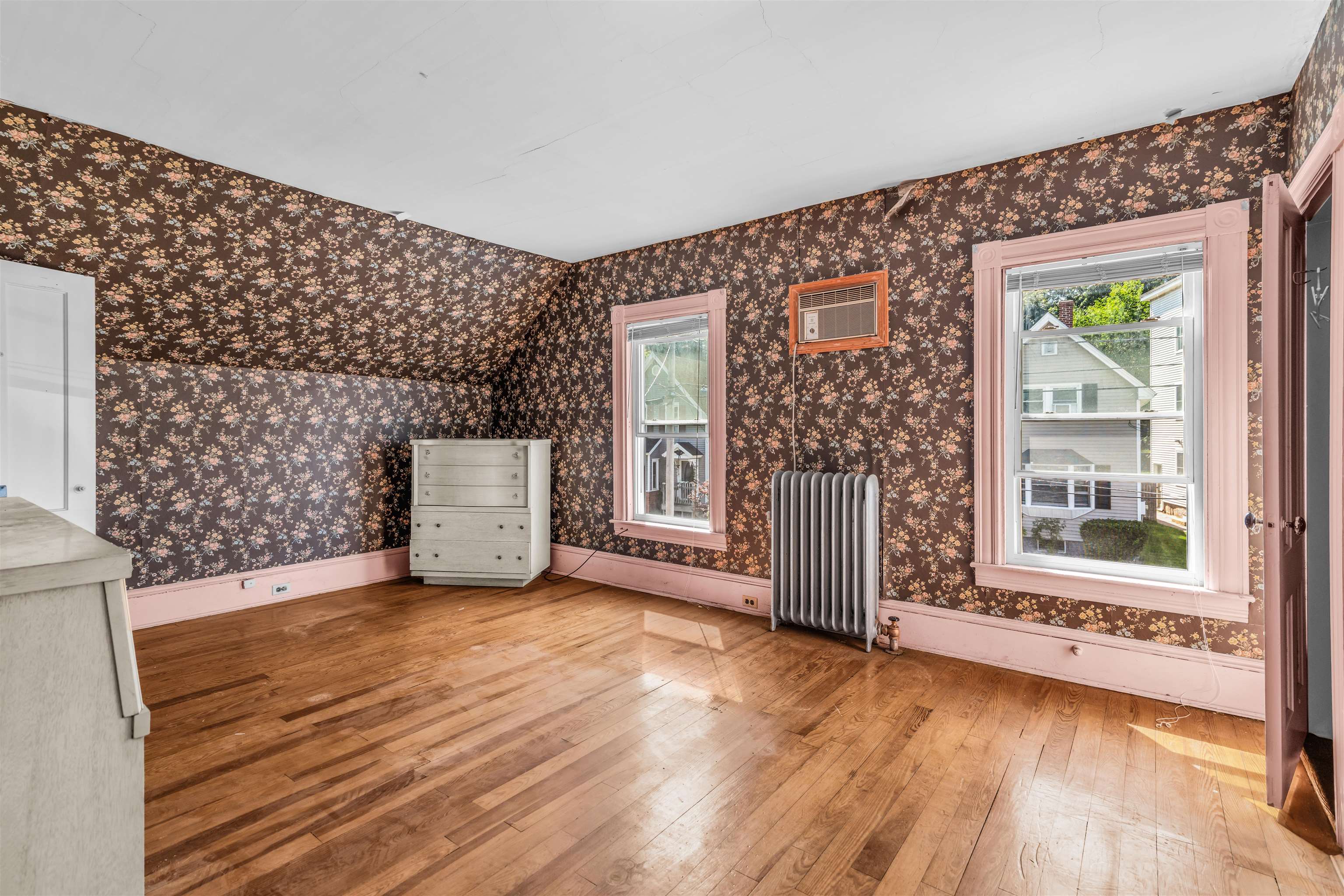 72 B St, Manchester, NH 03102