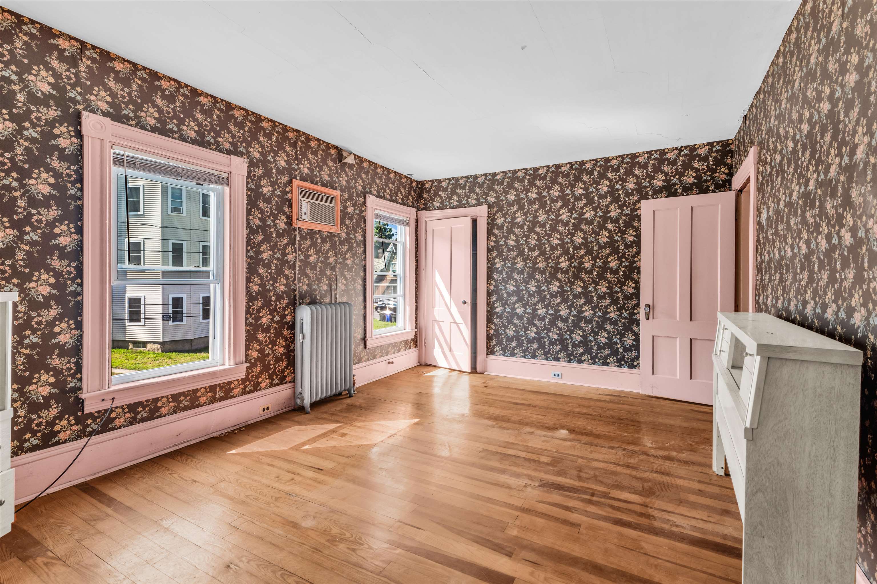 72 B St, Manchester, NH 03102
