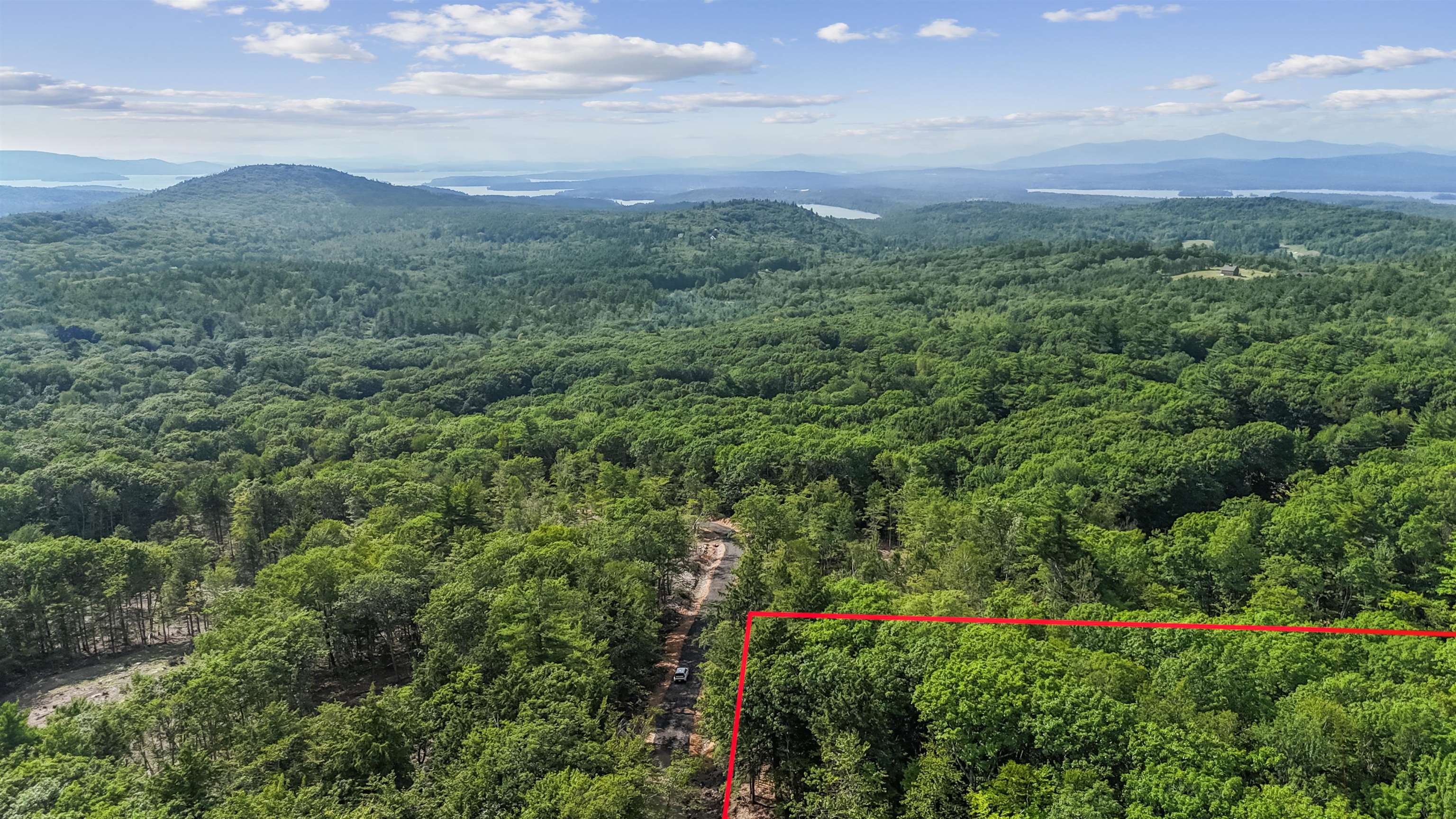 000 Garmish Dr, New Durham, NH 03855