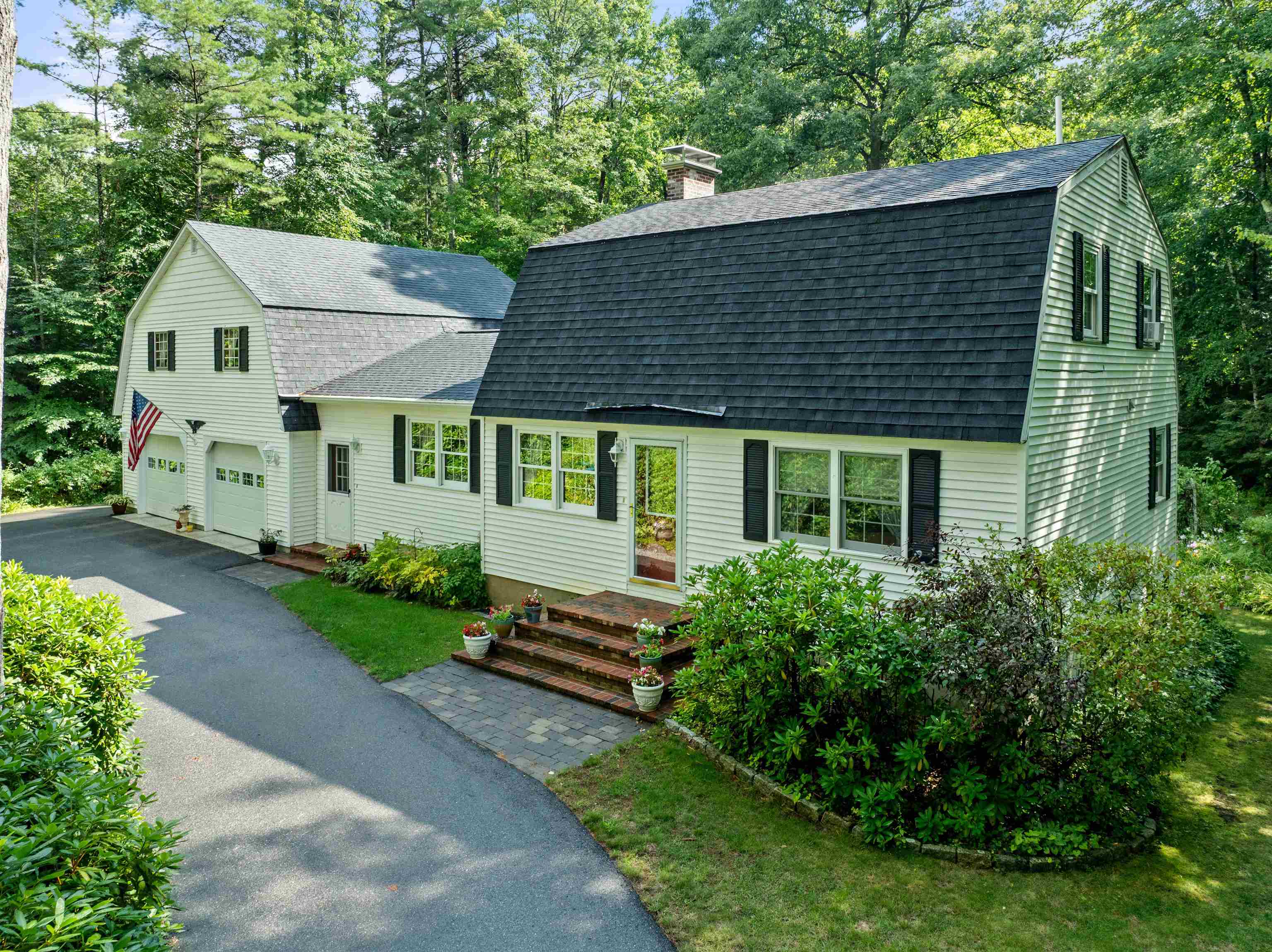 198 Dockham Shore Rd, Gilford, NH 03249