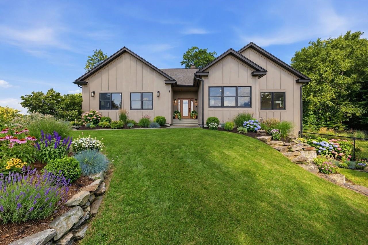 Photo 2 of Single family home for sale at 30 Garcia Ln, Hartland, VT 05048 | MLS# 5104258 | Listing updated on 2026-10-05