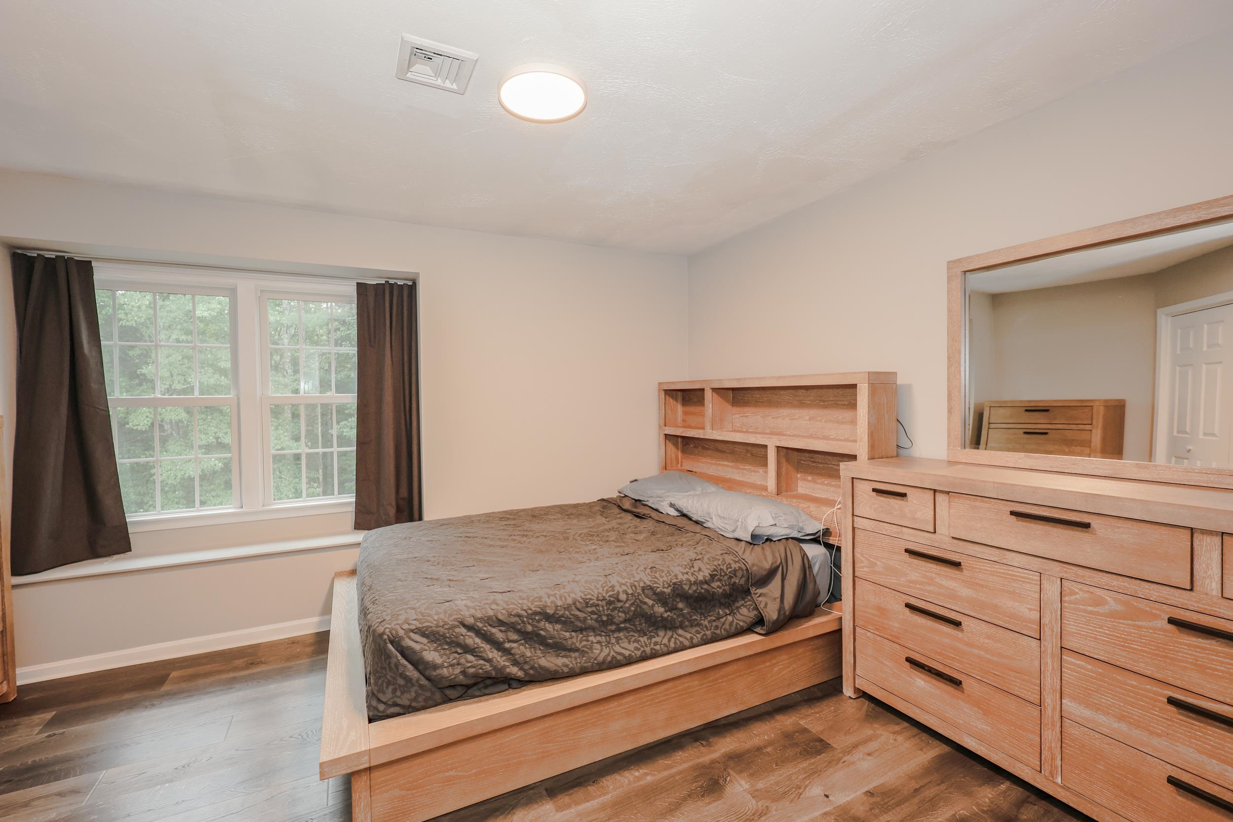 28 James St, Milford, NH 03055