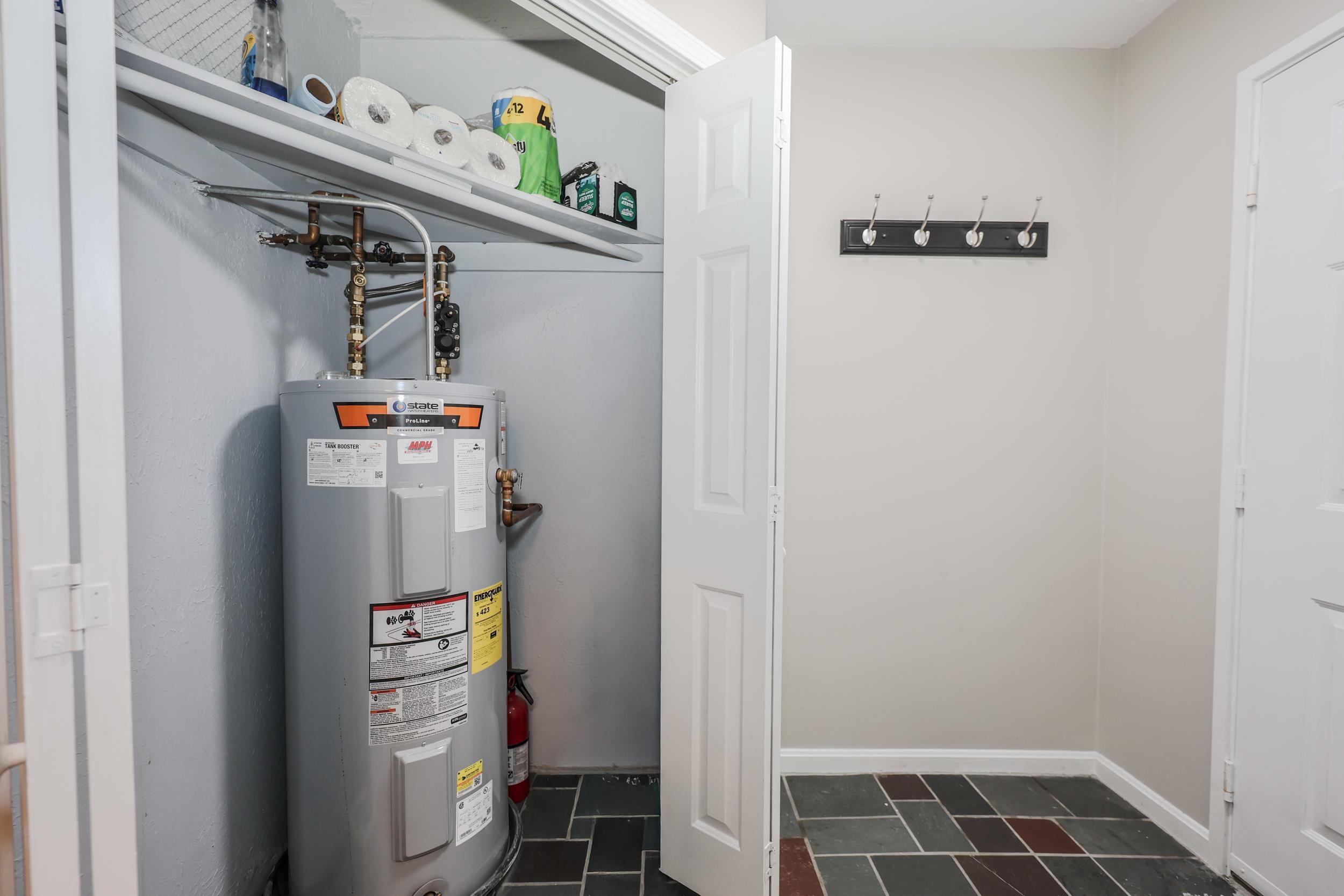 28 James St, Milford, NH 03055