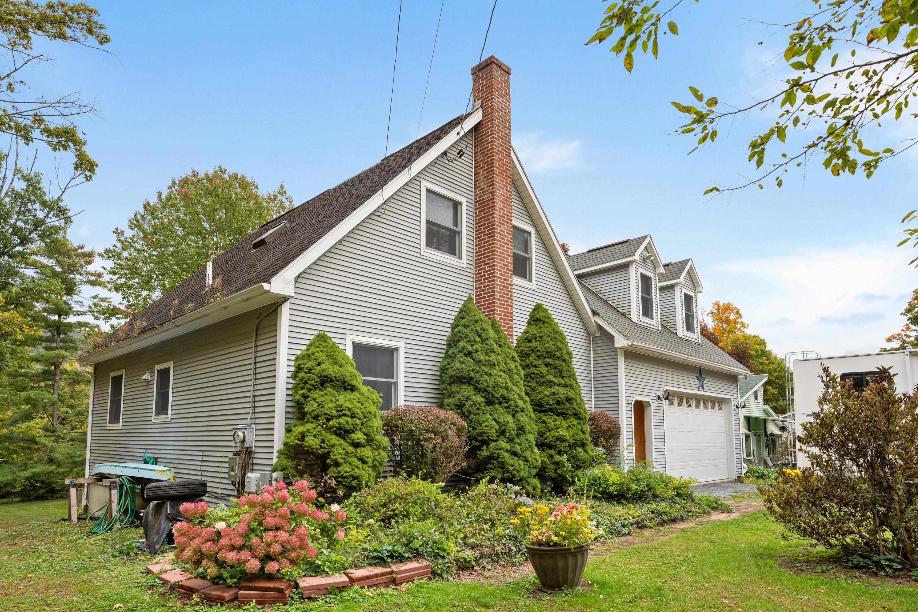 Photo 2 of Single family home for sale at 160 Mead Ln, Middlebury, VT 05753 | MLS# 5104263 | Listing updated on 2026-10-06