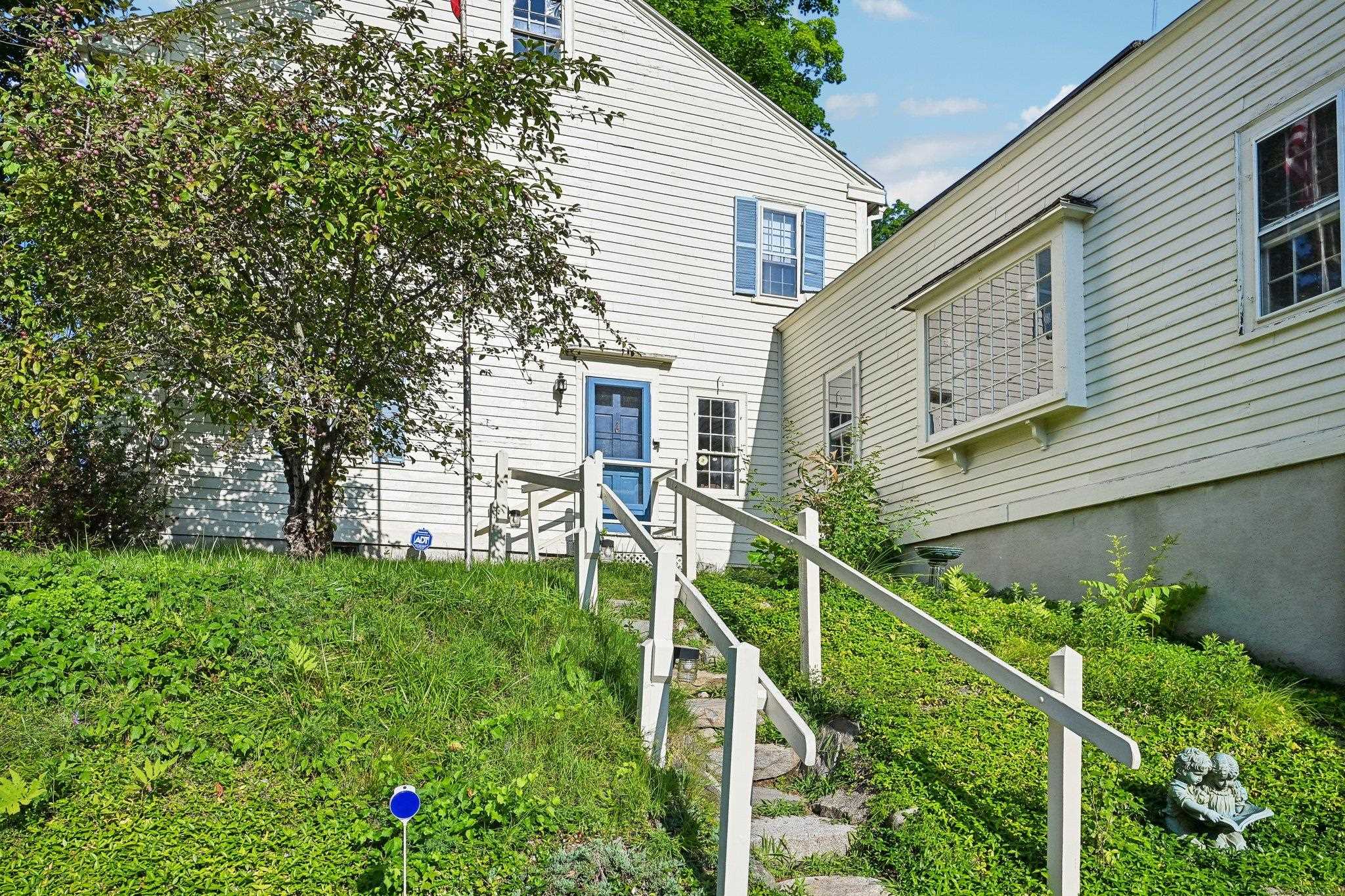 9 Academy Ave, Atkinson, NH 03811