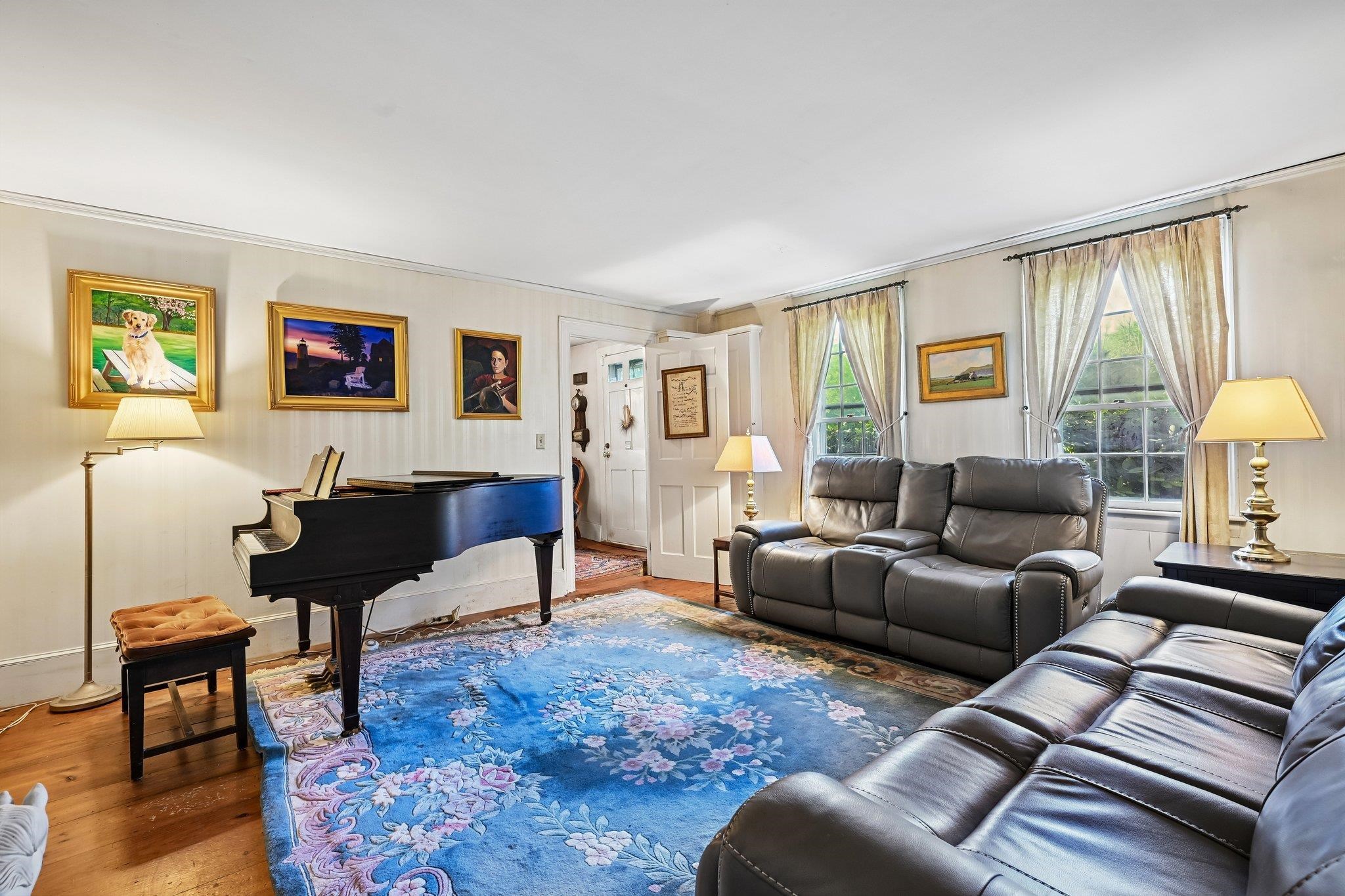 9 Academy Ave, Atkinson, NH 03811