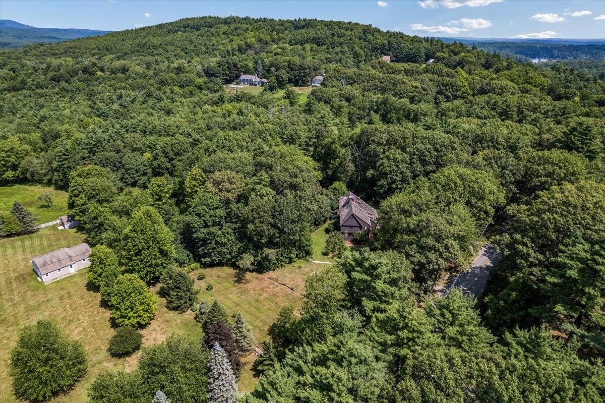 14 Walnut Hill Rd, Amherst, NH 03031