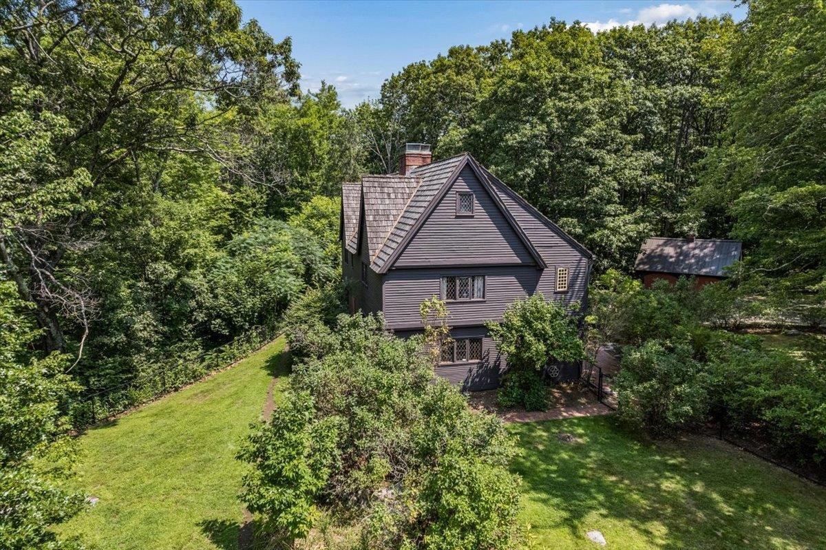 14 Walnut Hill Rd, Amherst, NH 03031