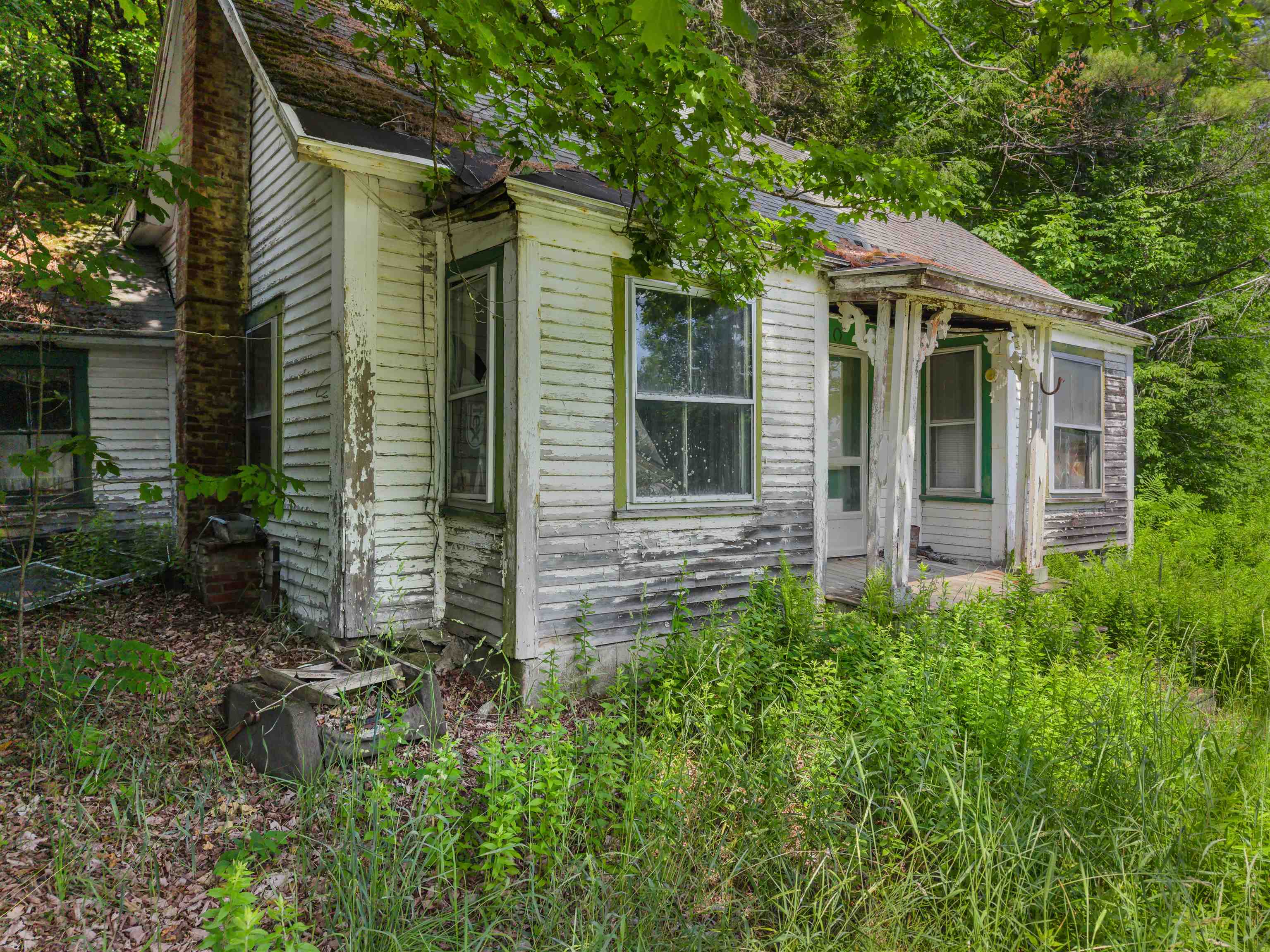 53 High St, Danbury, NH 03230