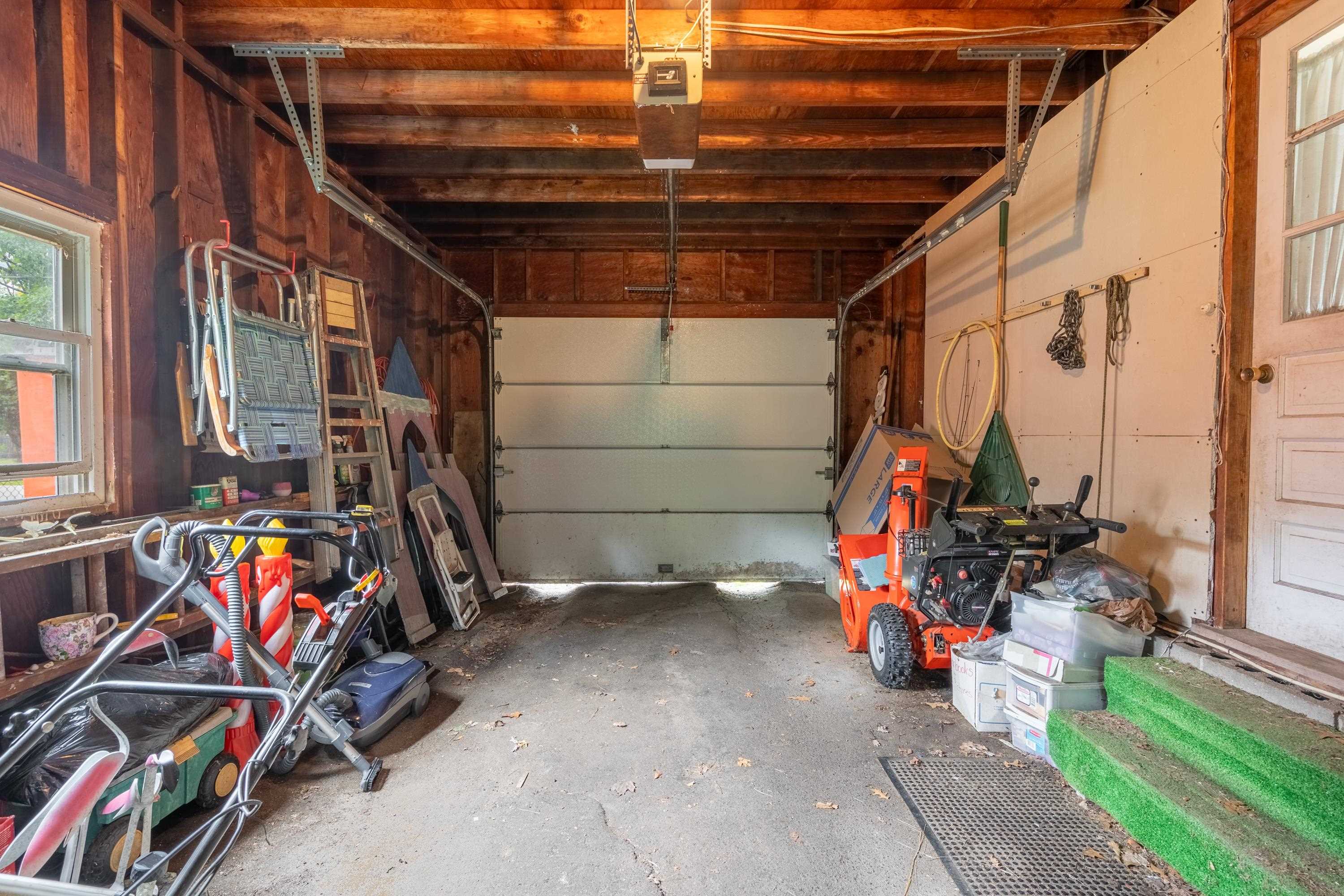 9 Phillips Dr, Hudson, NH 03051