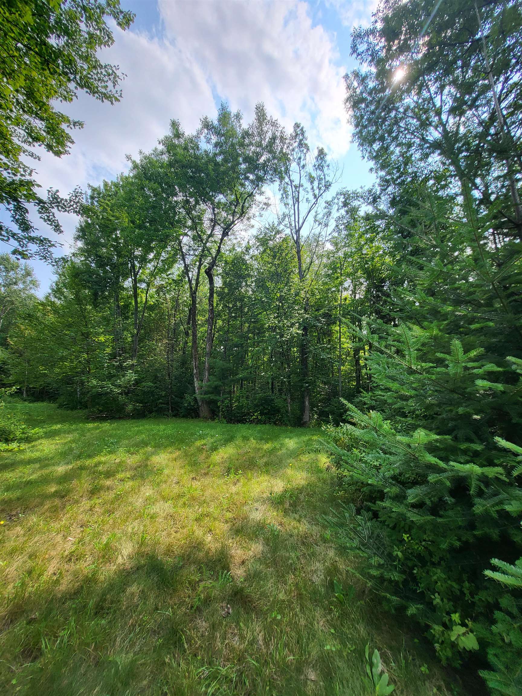 Noyes St, Bethlehem, NH 03574