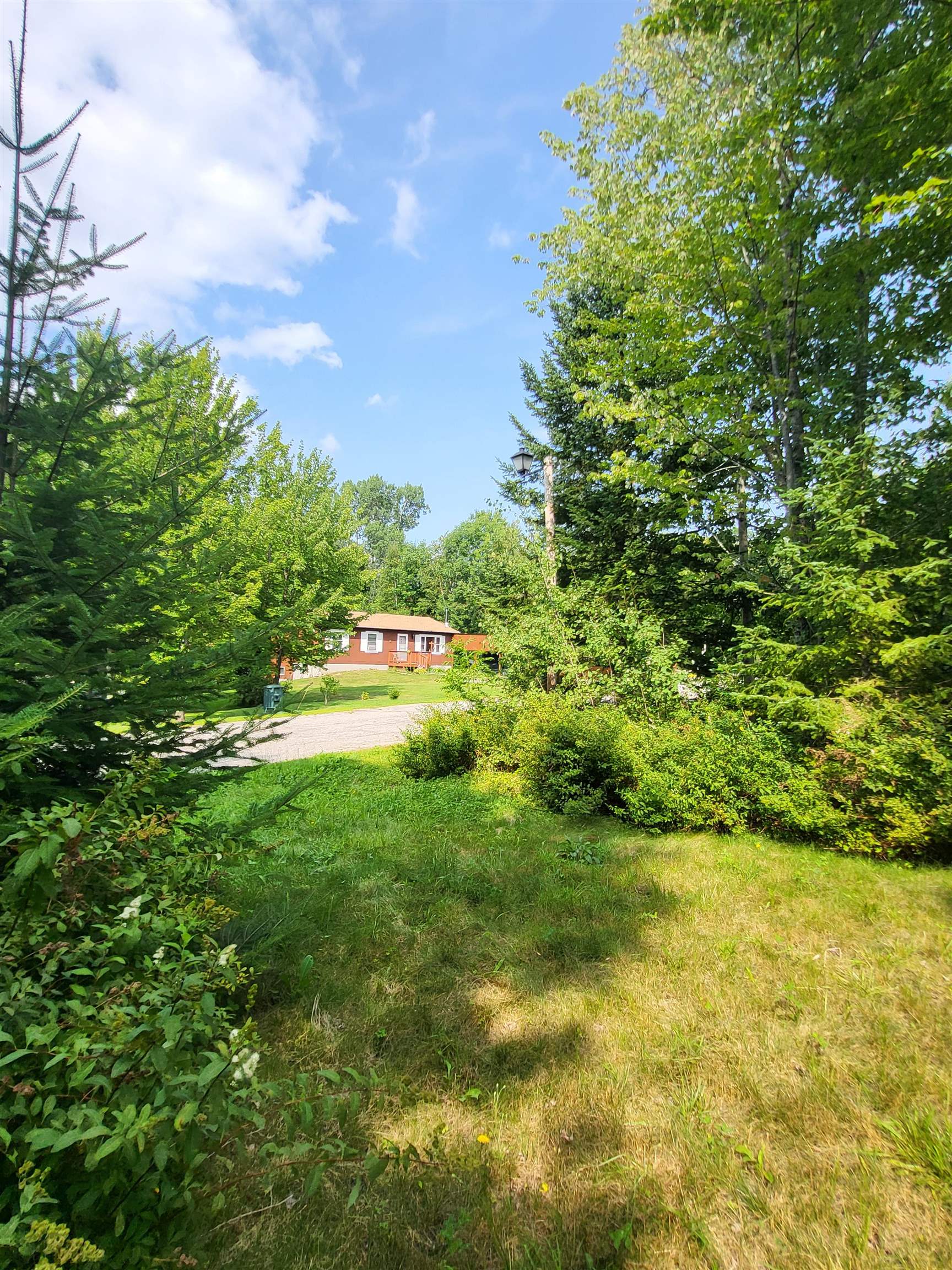 Noyes St, Bethlehem, NH 03574