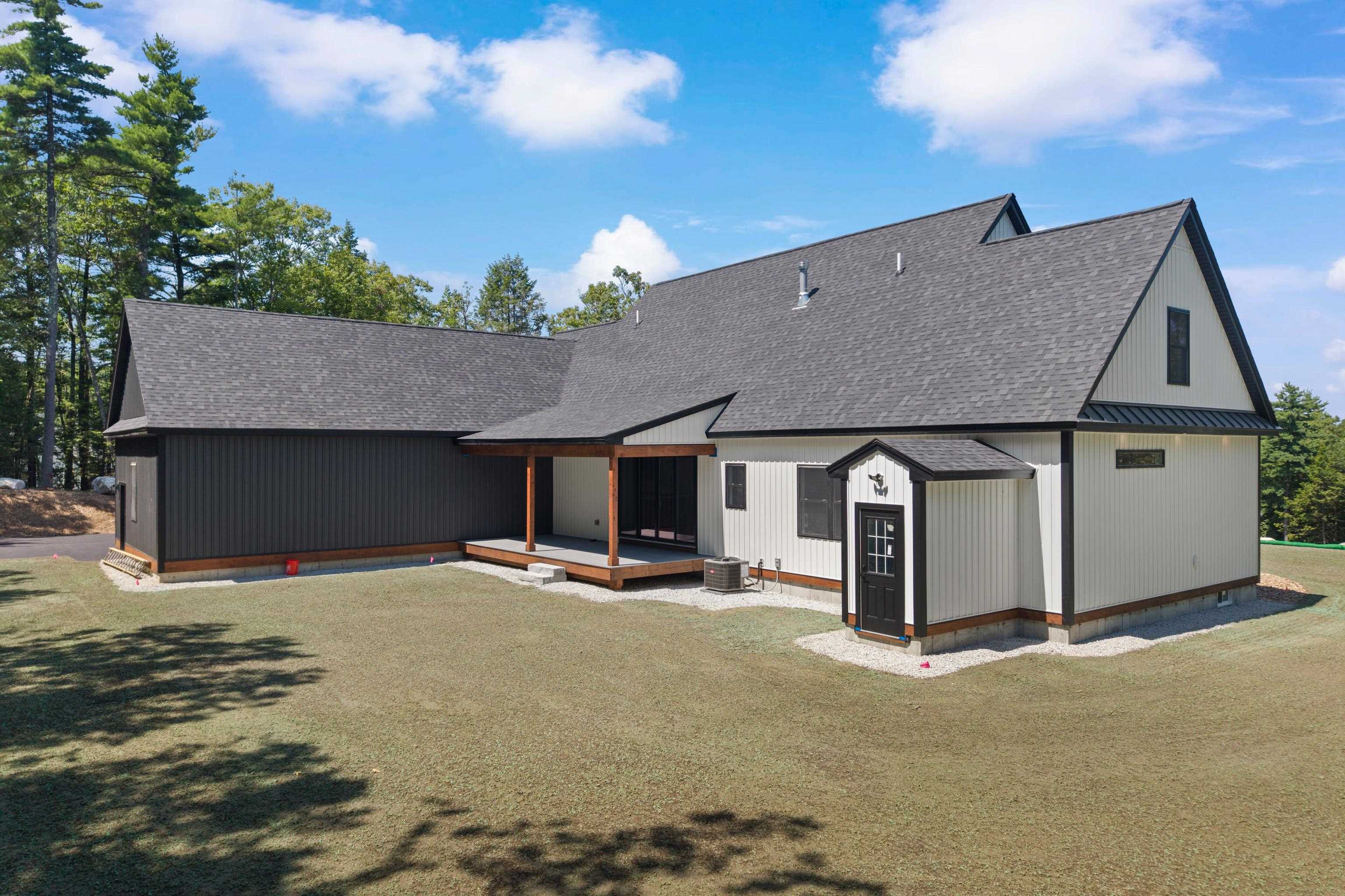 8 Sawmill Ln, New Boston, NH 03070
