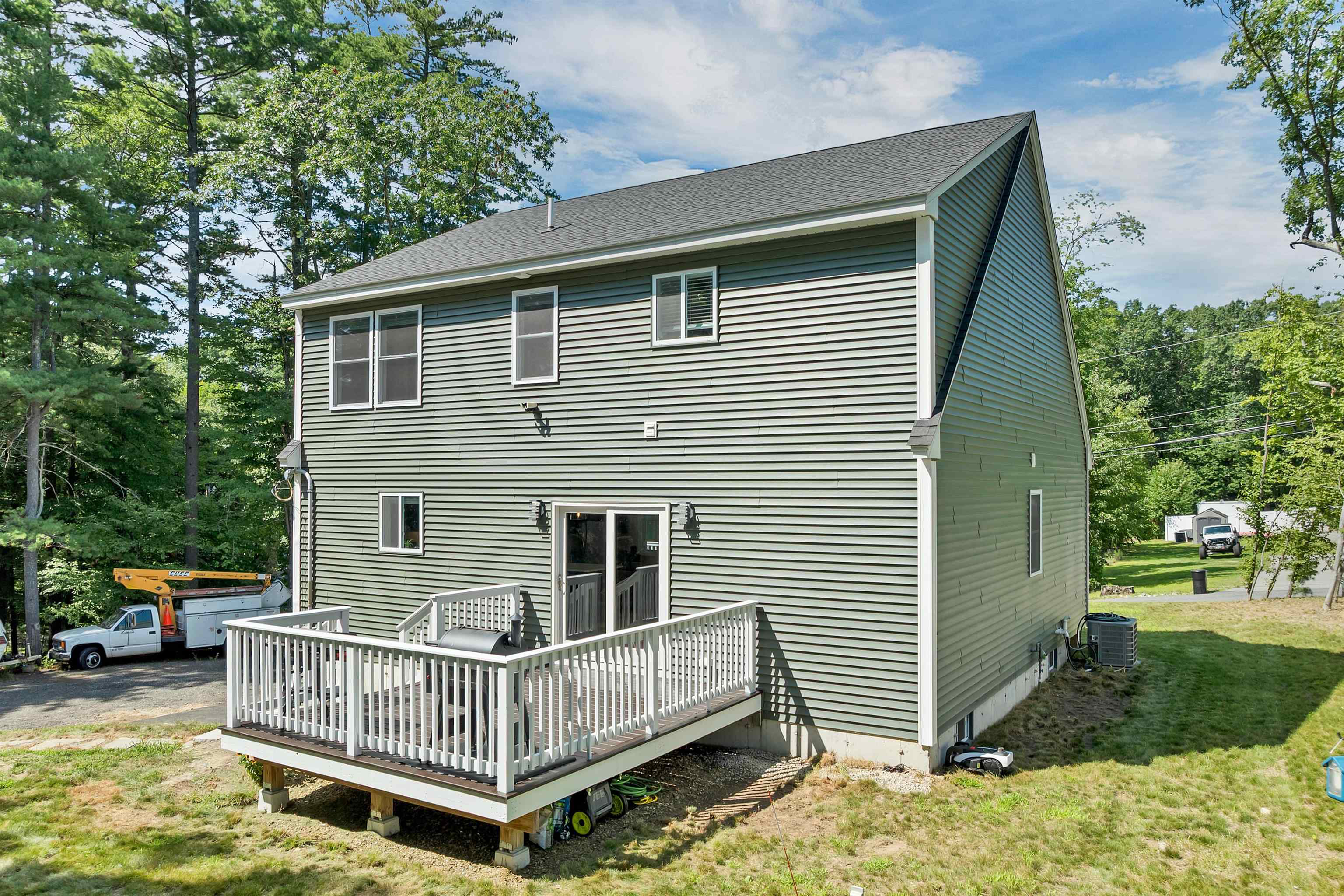 22 Birch Dr, Sandown, NH 03873