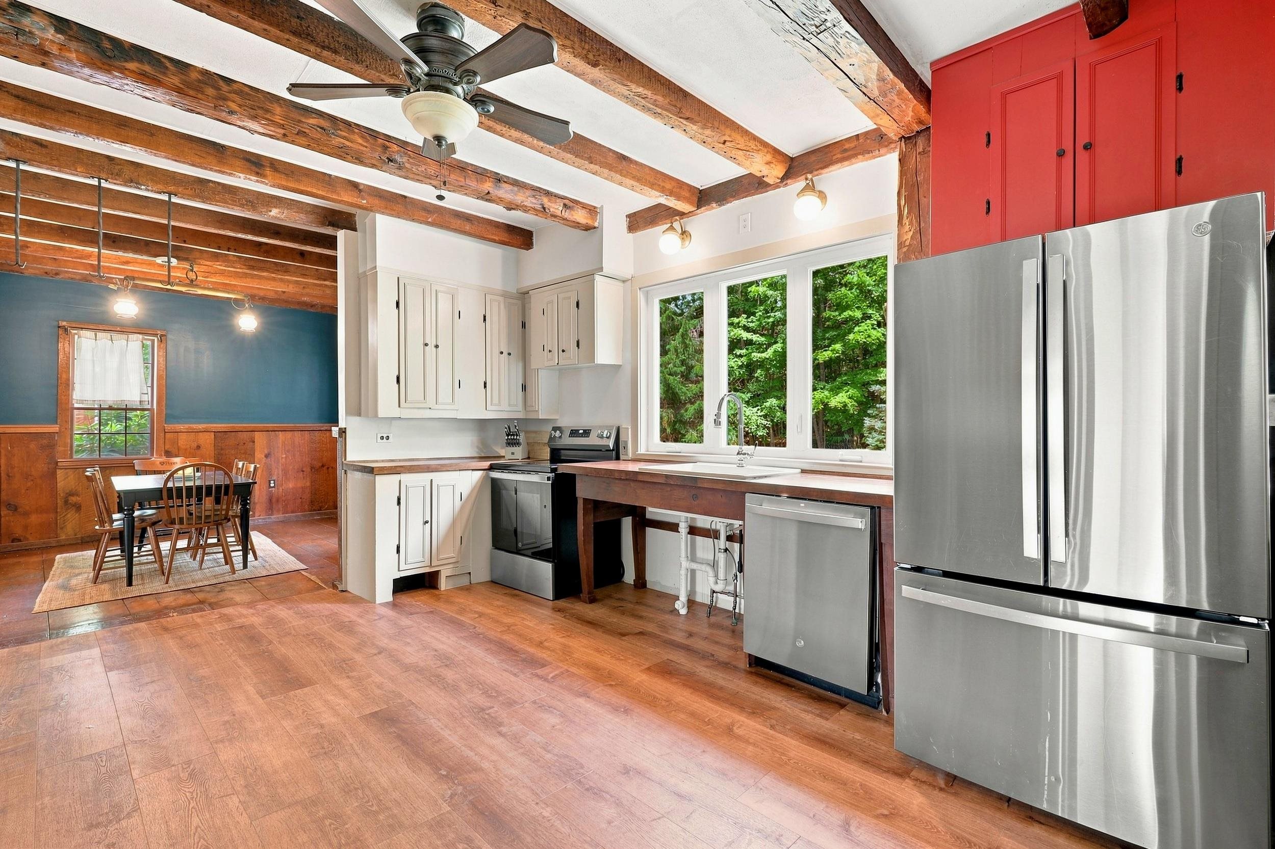 12 Nottingham Rd, Deerfield, NH 03037